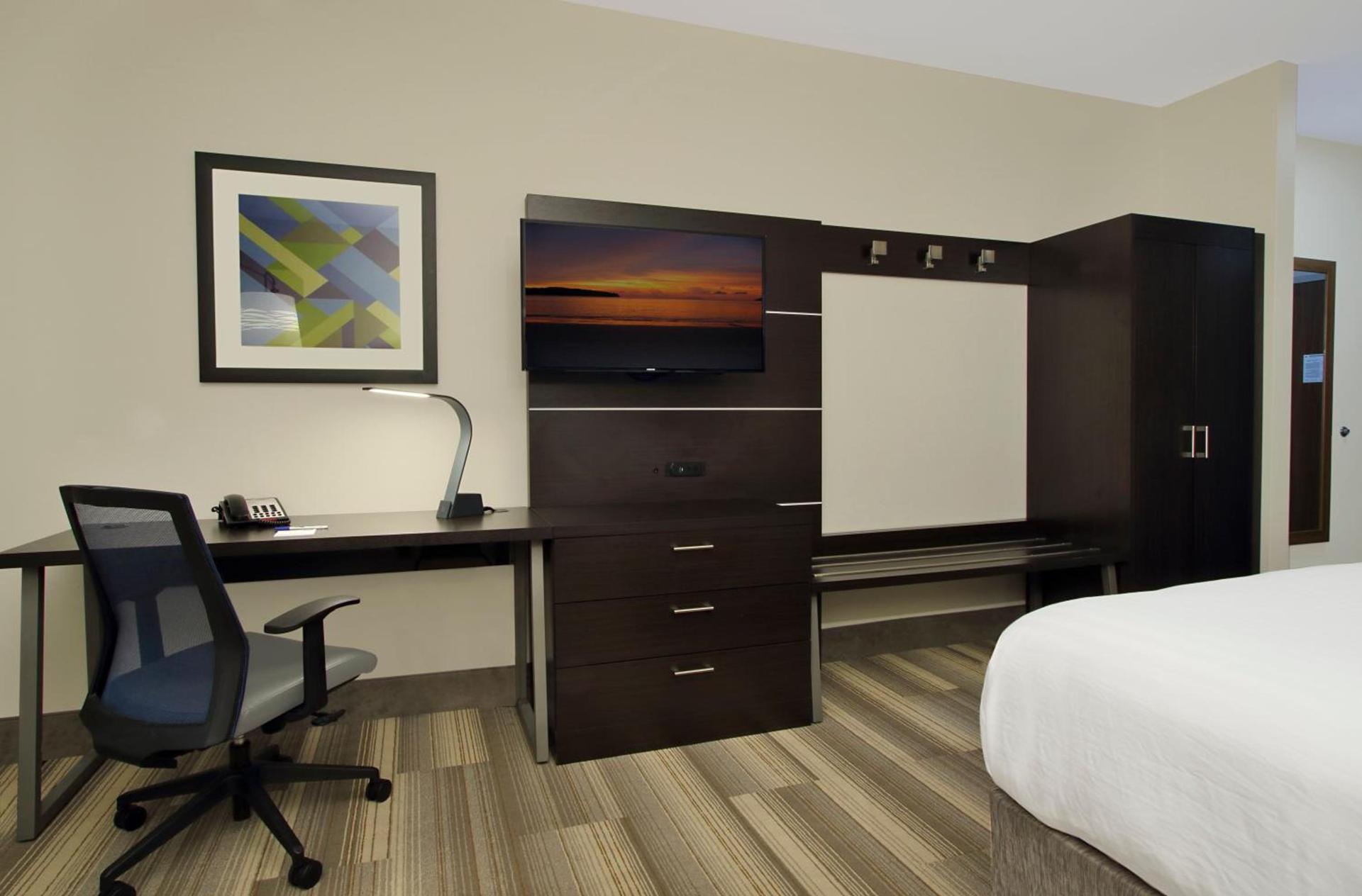 Holiday Inn Express & Suites - Brookshire - Katy Freeway by IHG photo 25