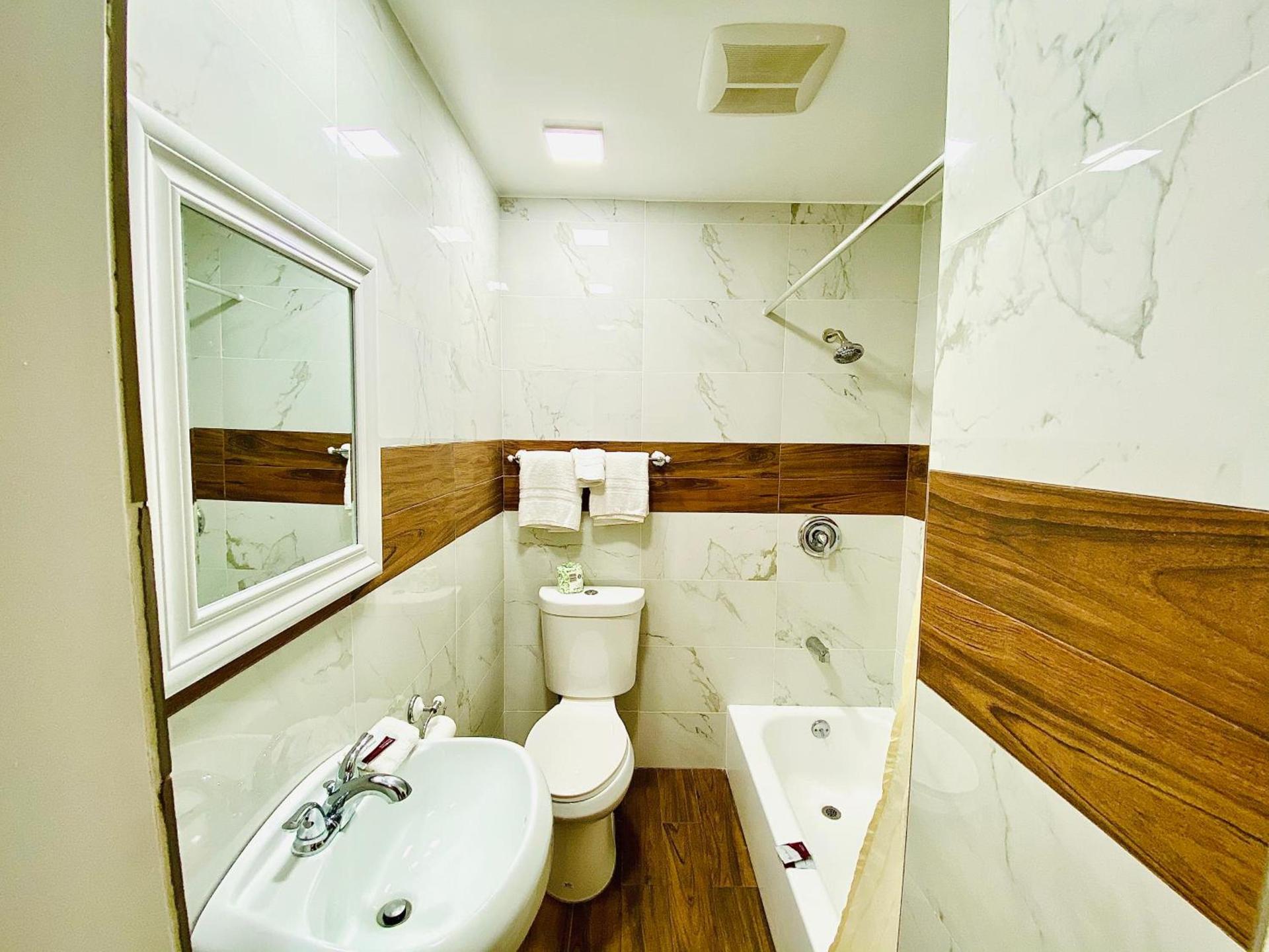 Casa Blanca Inn - Whittier, Los Angeles photo 20