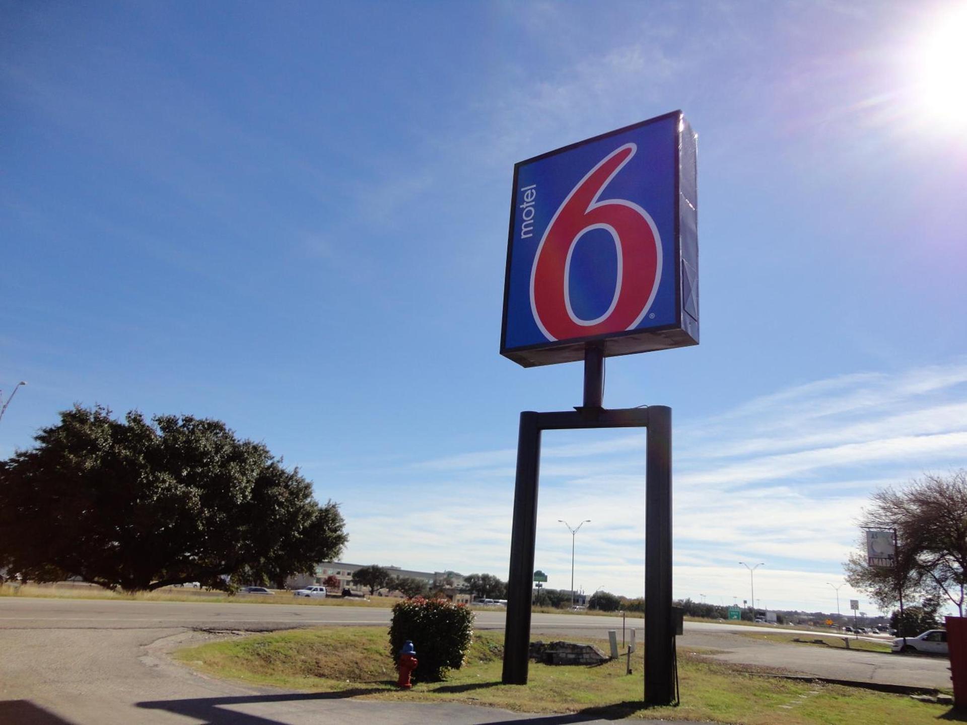 Motel 6-Round Rock, TX photo 6