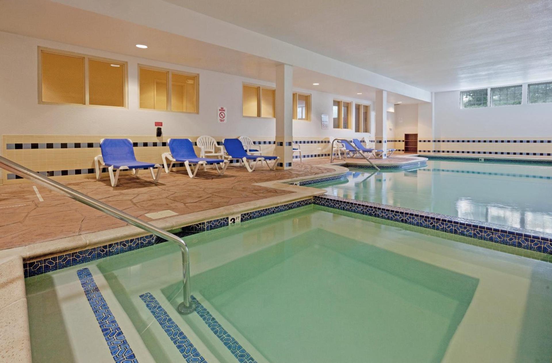 Candlewood Suites-West Springfield by IHG photo 41