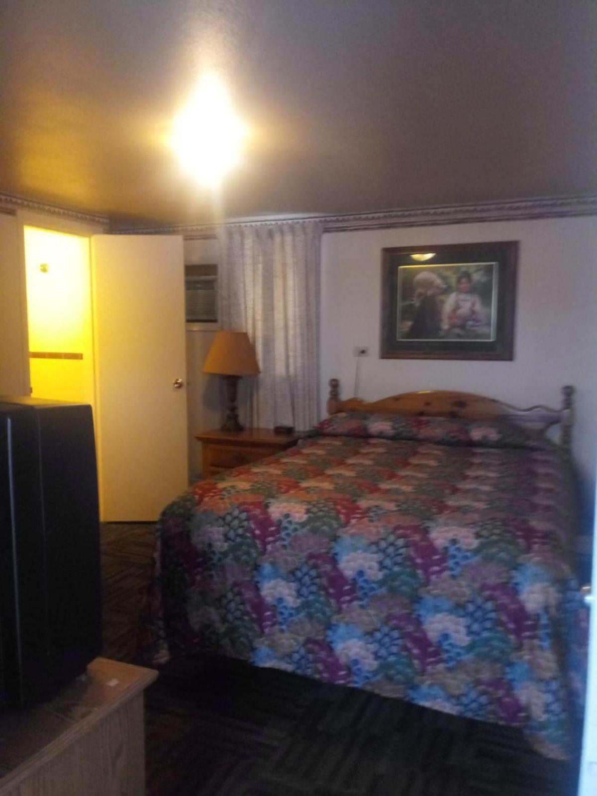 Tour Inn Motel photo 17