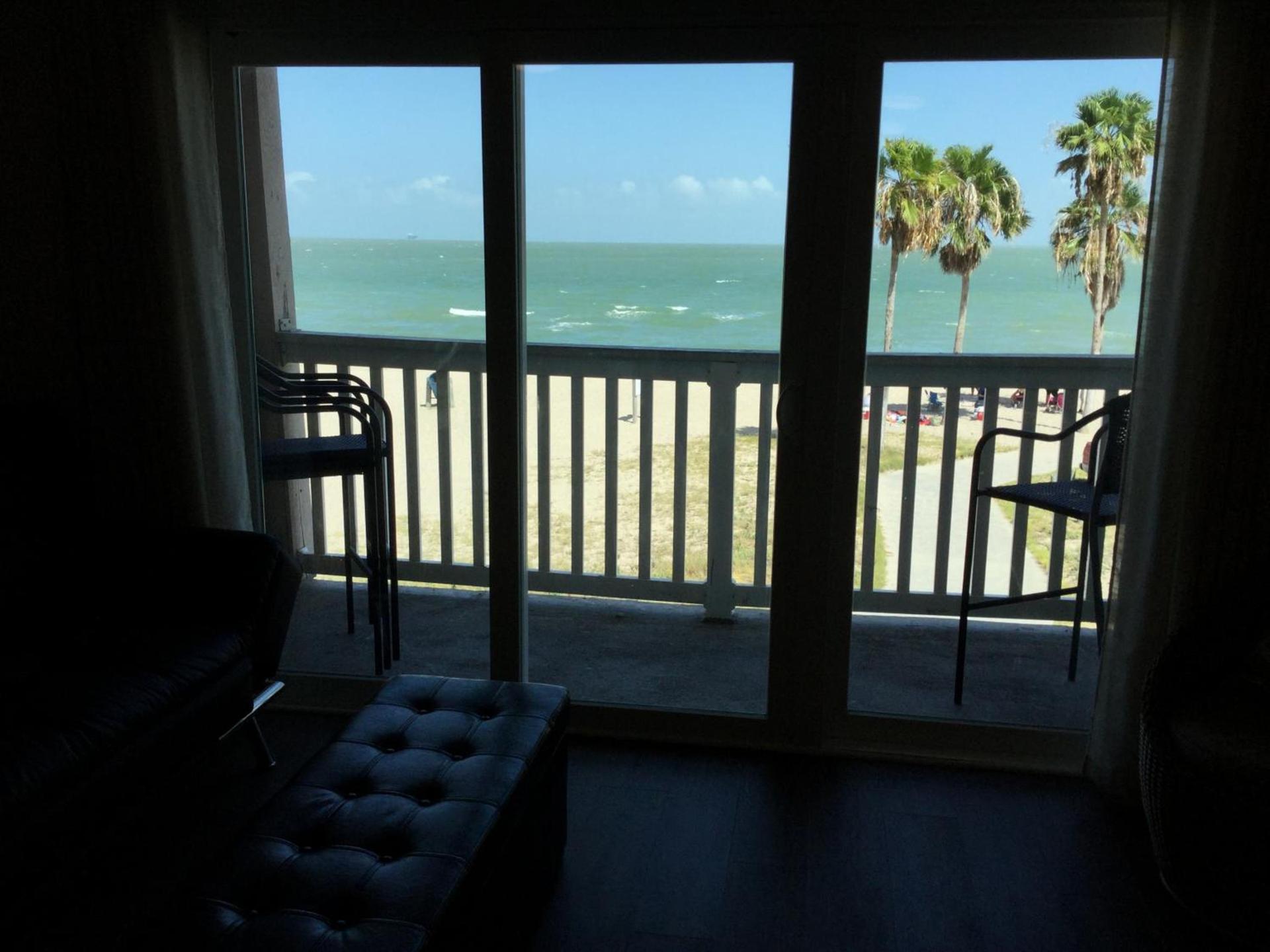 Spectacular Beach View! photo 8