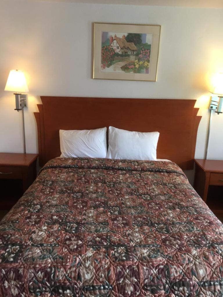 Moon Mist Motel photo 5