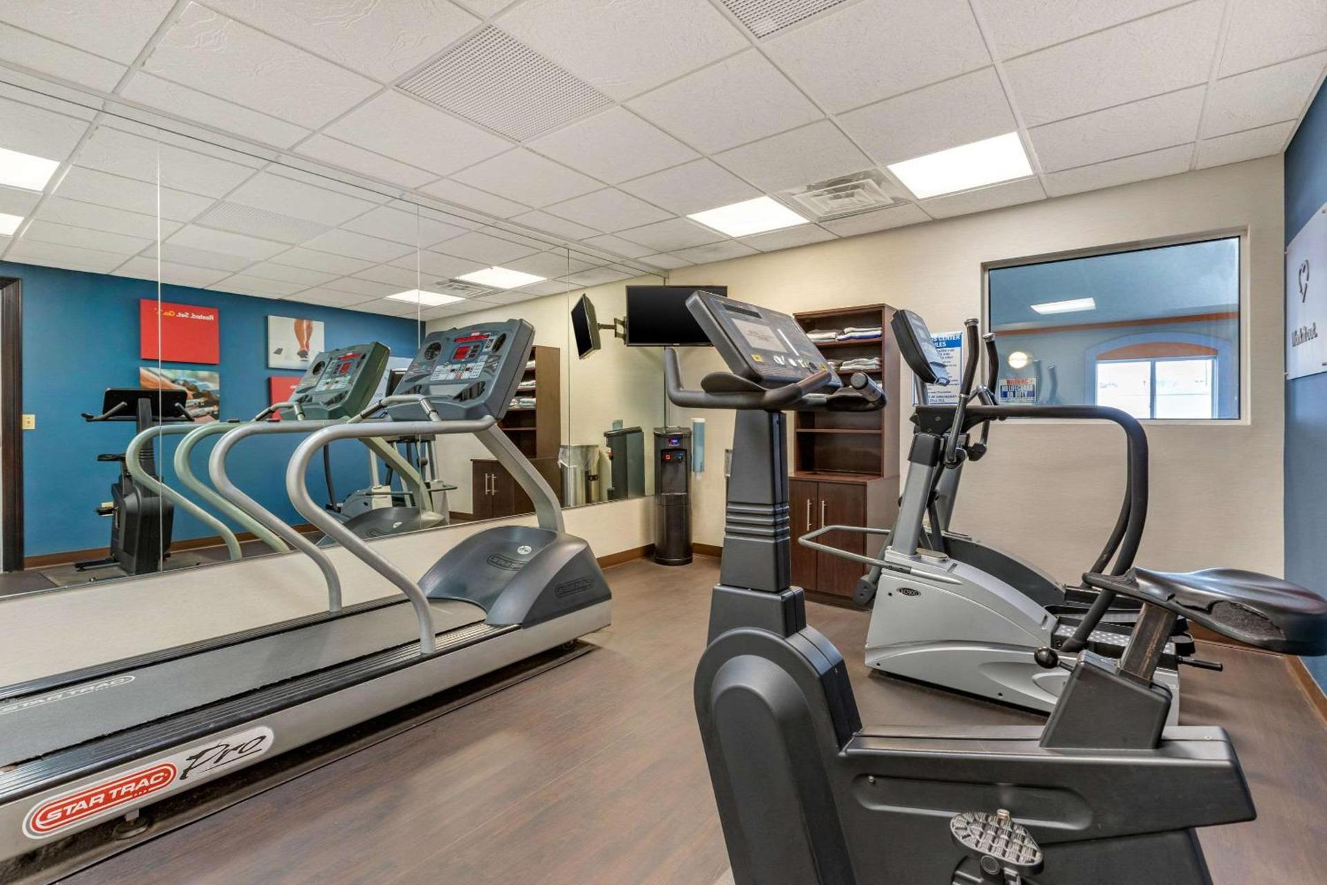 Comfort Suites Southgate-Detroit photo 26