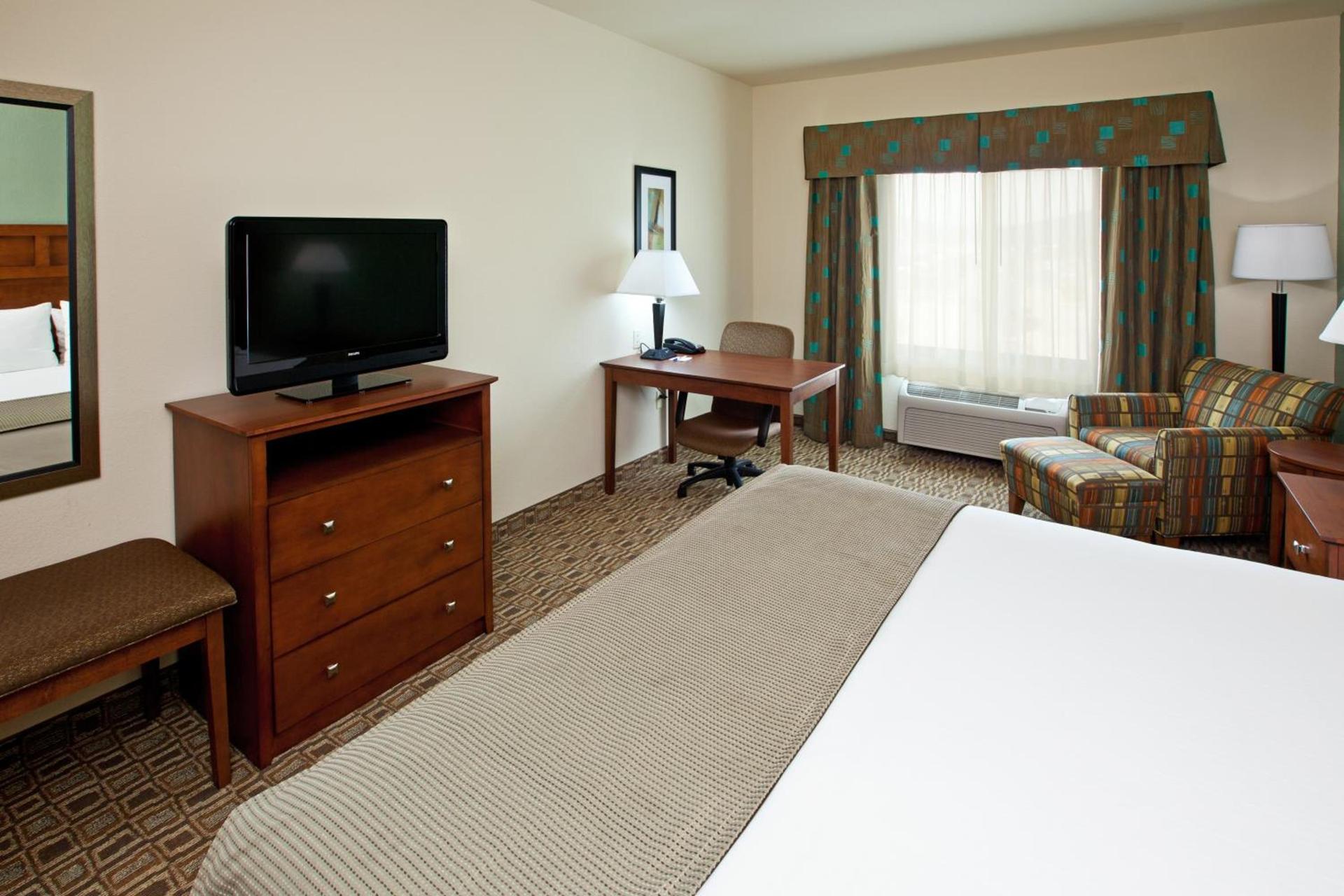 Holiday Inn Express & Suites Ripley by IHG photo 4