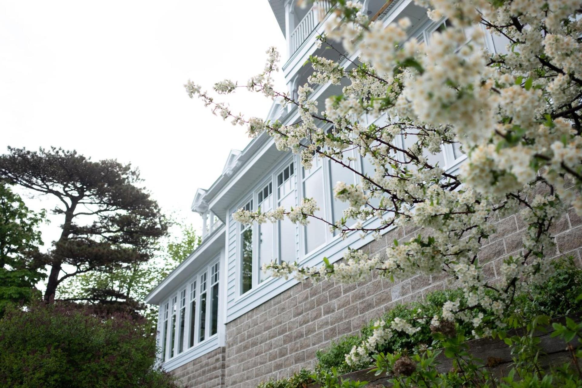 The Geneva Inn photo 3