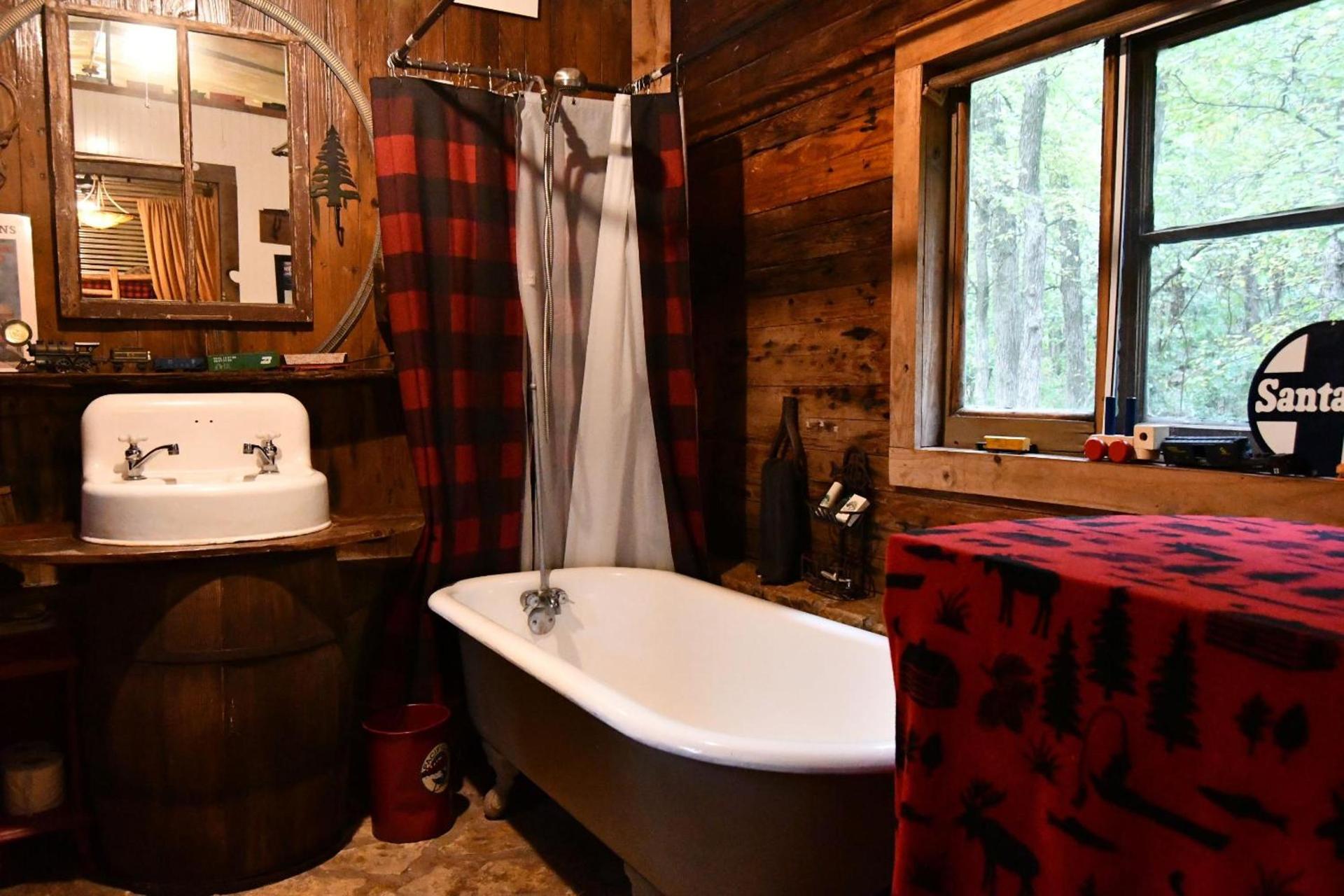 Country Woods Inn photo 13