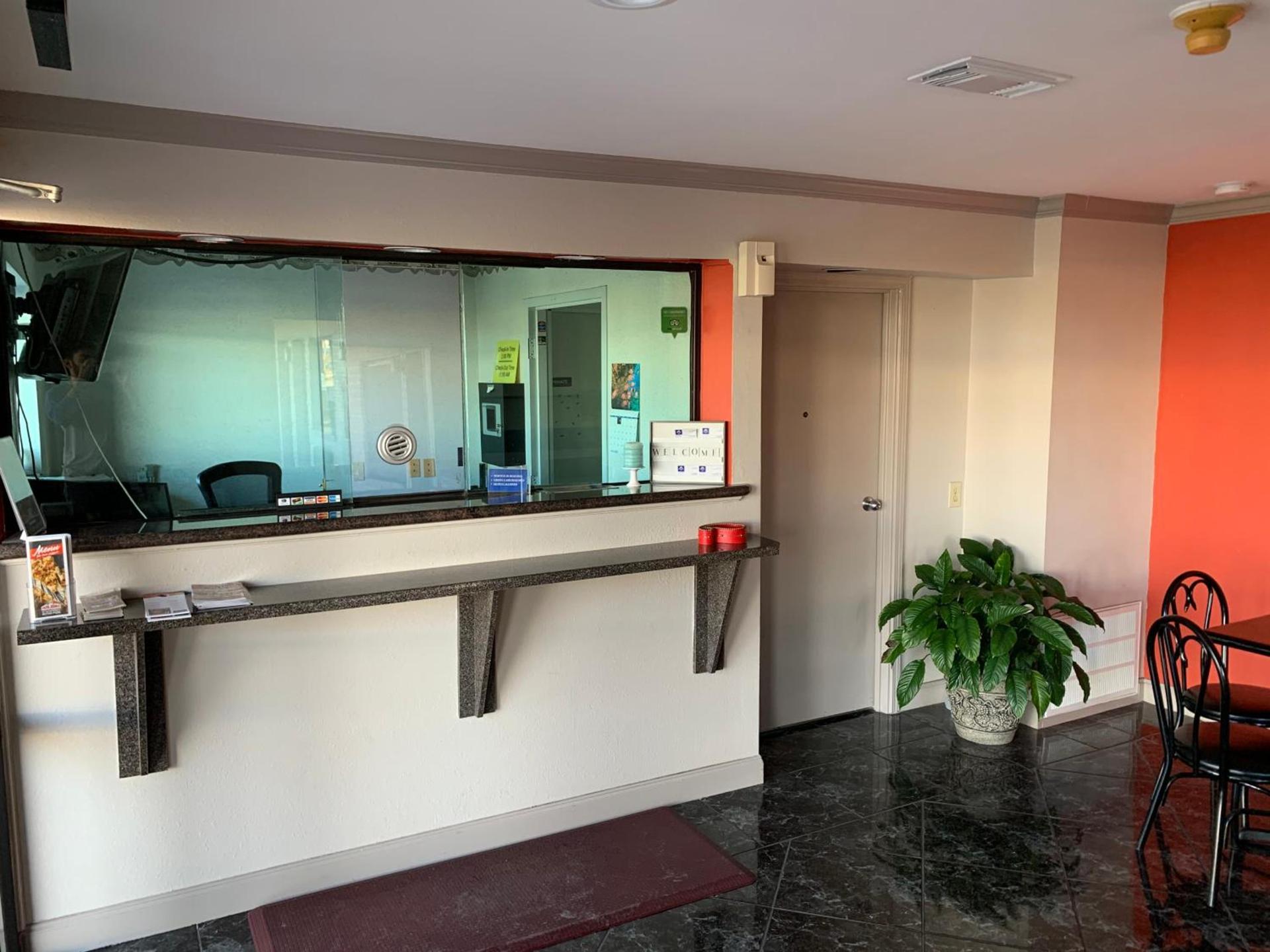 Americas Best Value Inn Hobby Airport photo 5