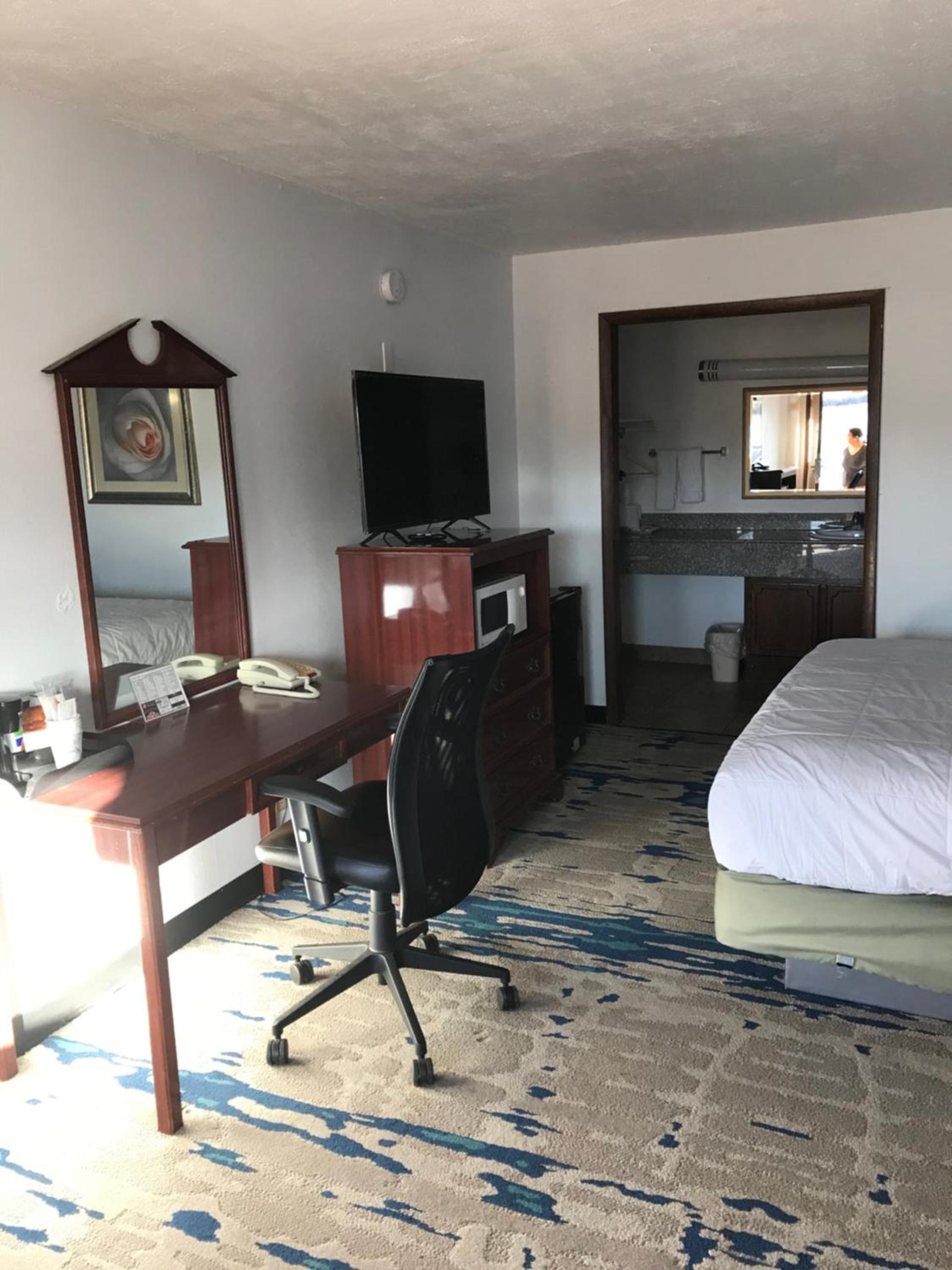 Interstate Motel photo 11
