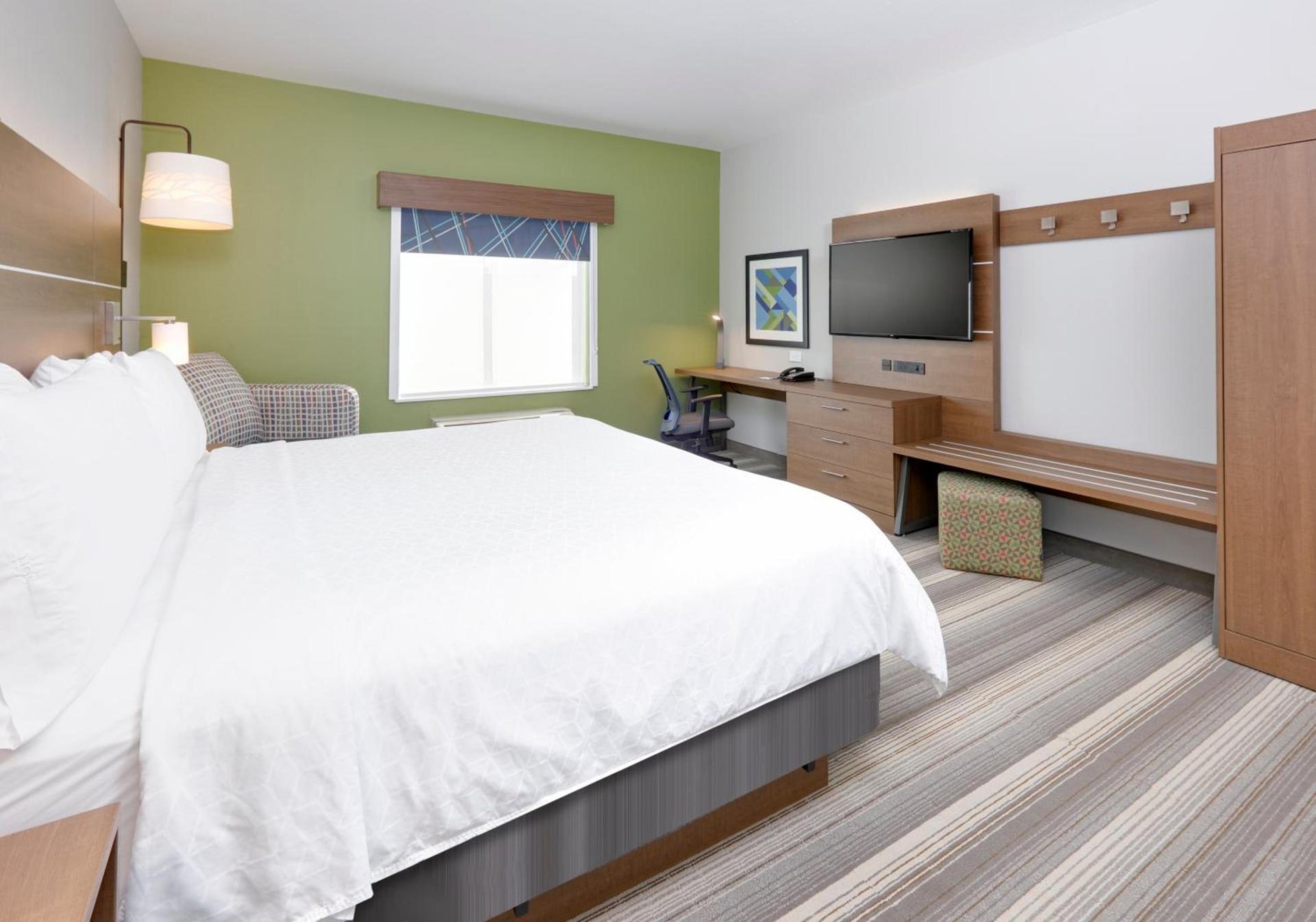 Holiday Inn Express & Suites - Denton North by IHG photo 49