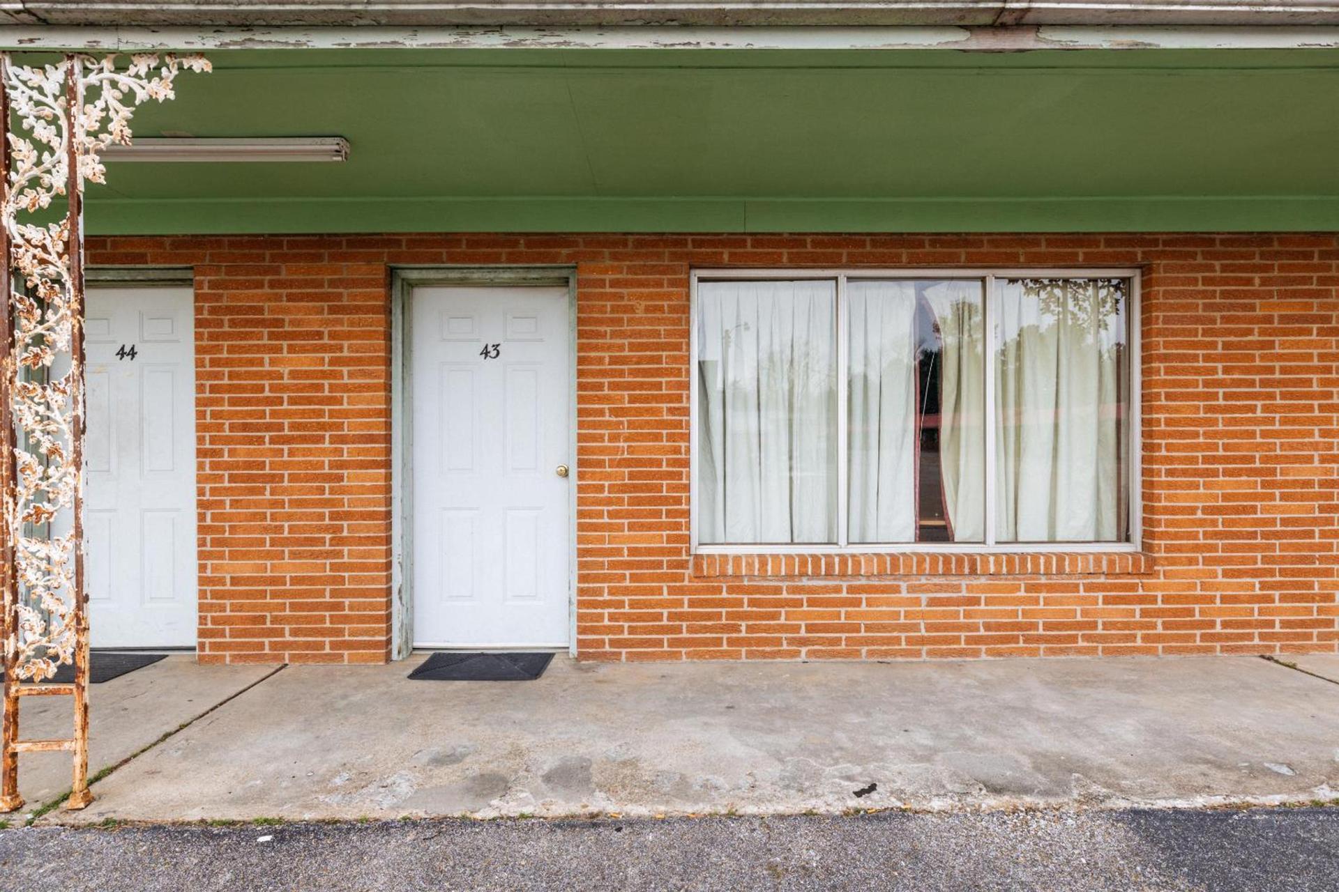 OYO Hotel Holly Springs MS photo 15