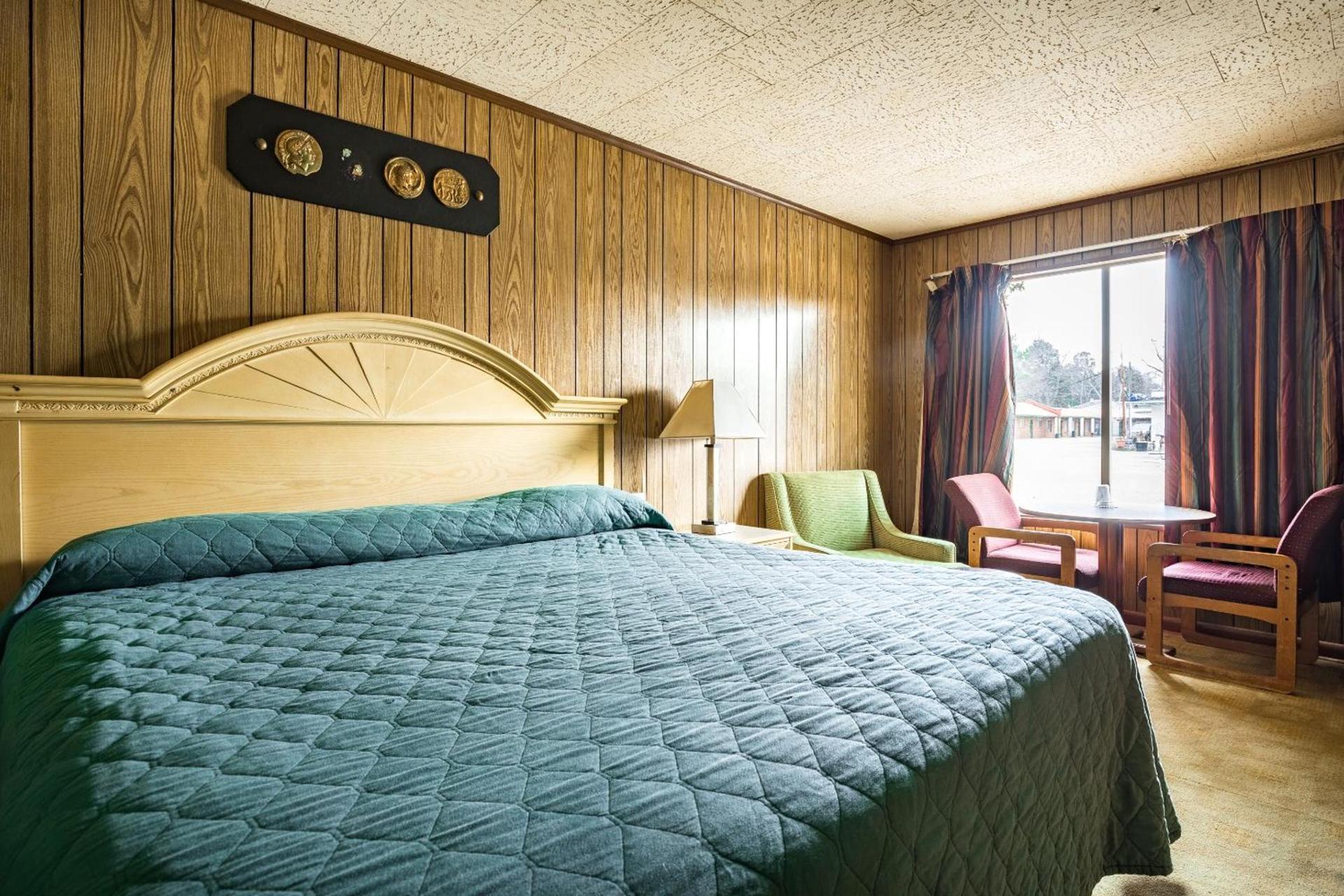 OYO Hotel Holly Springs MS photo 3