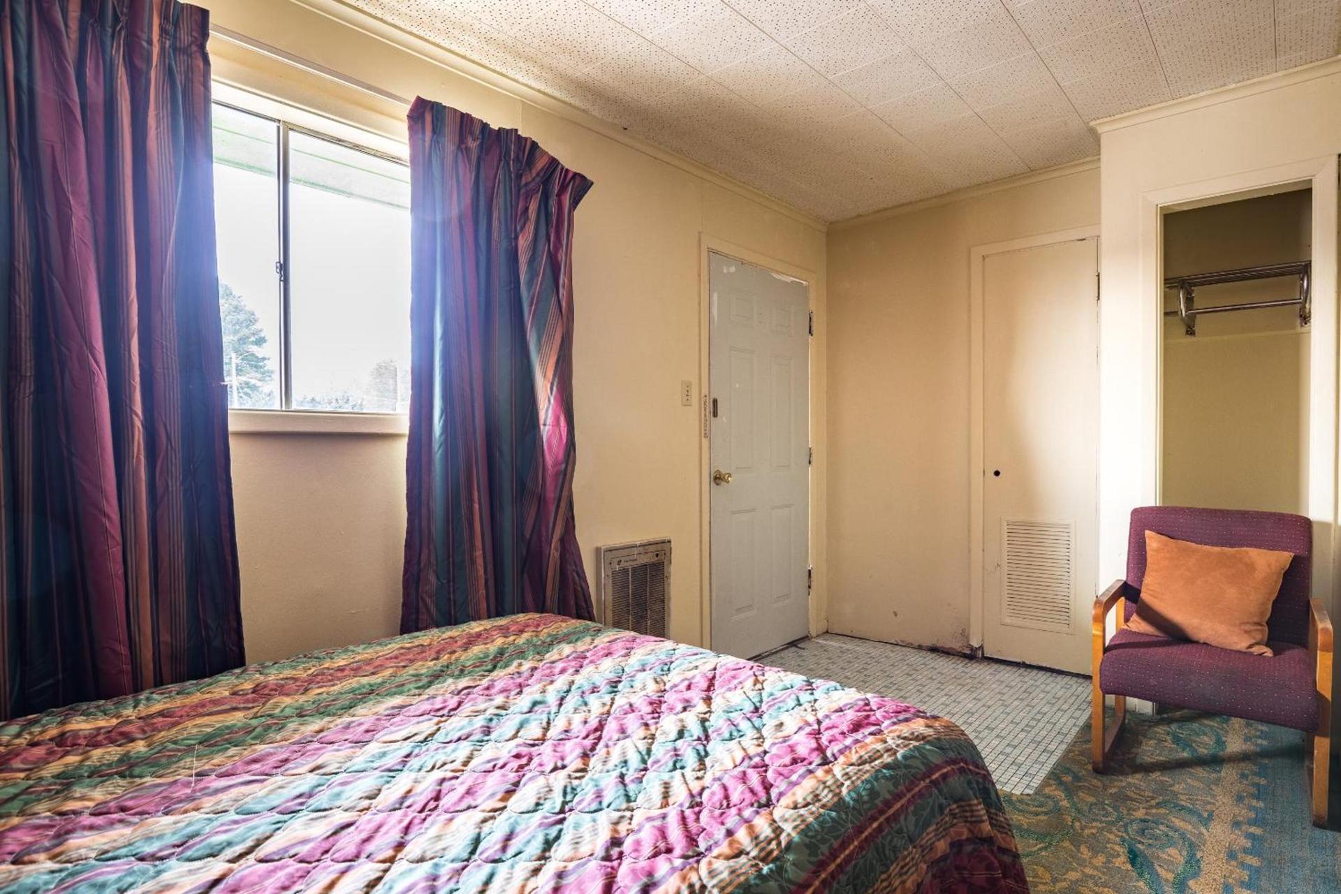 OYO Hotel Holly Springs MS photo 10