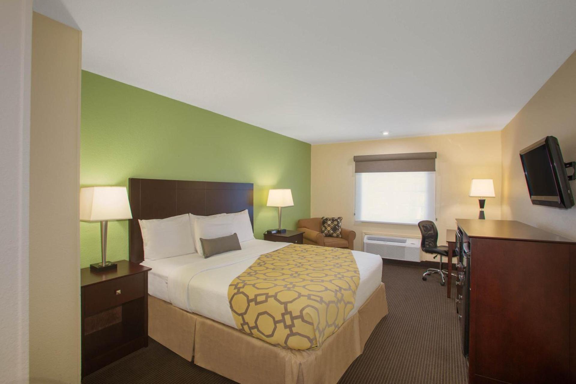 Baymont by Wyndham Jefferson City photo 5