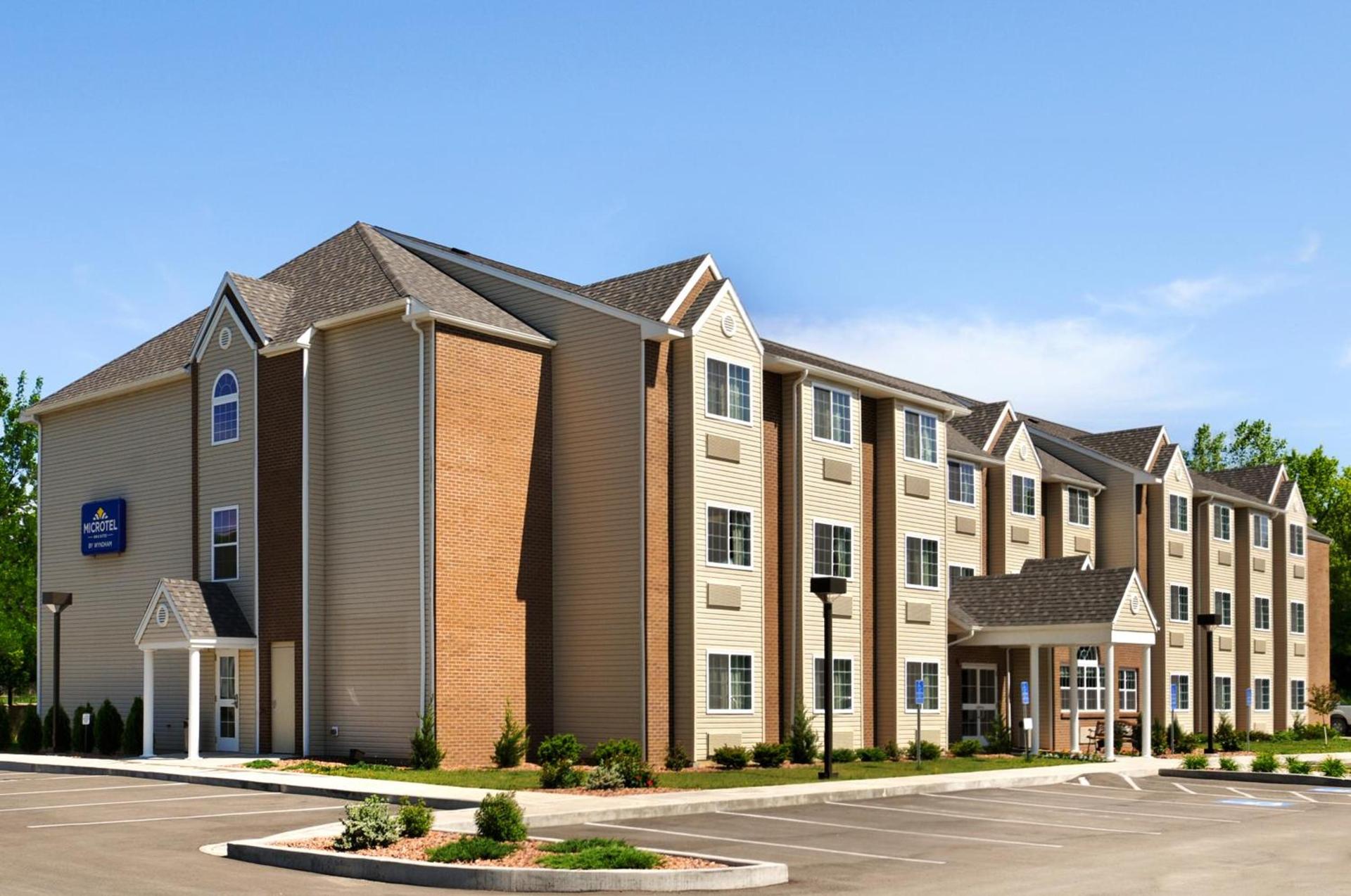 Microtel Inn & Suites Bath photo 17