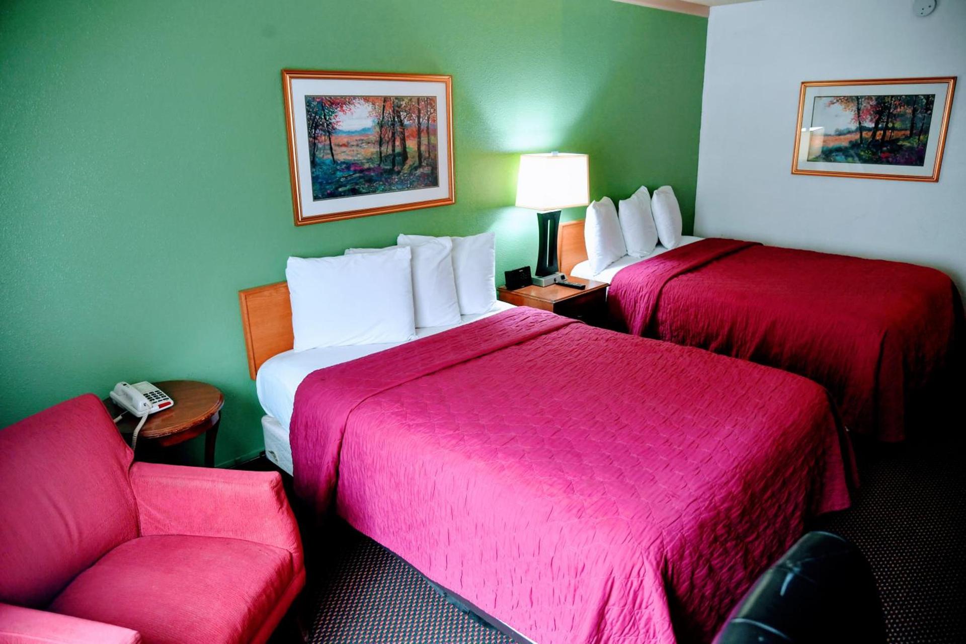 Douglas Inn and Conference Center photo 6