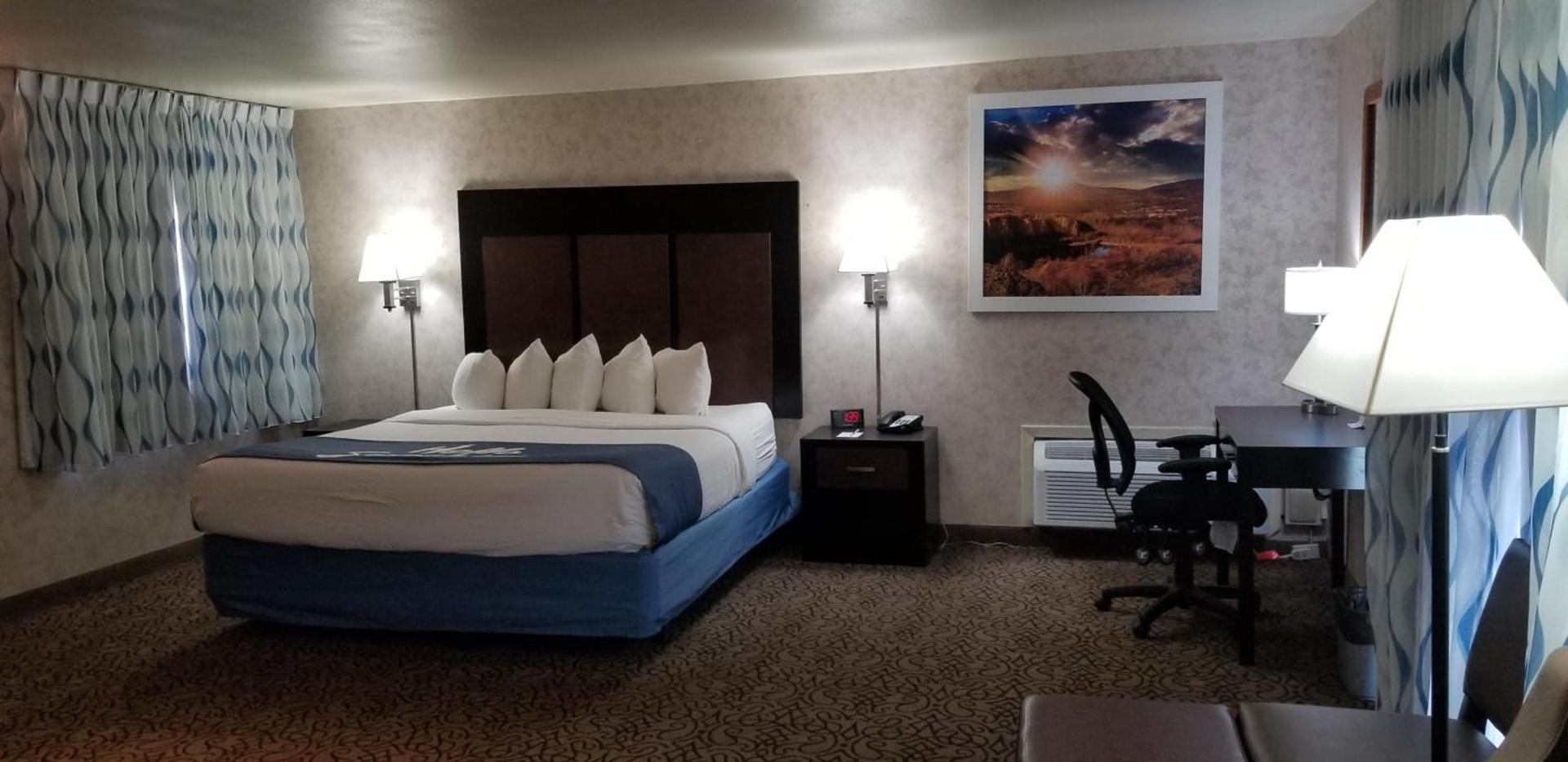 Days Inn & Suites by Wyndham Trinidad photo 26