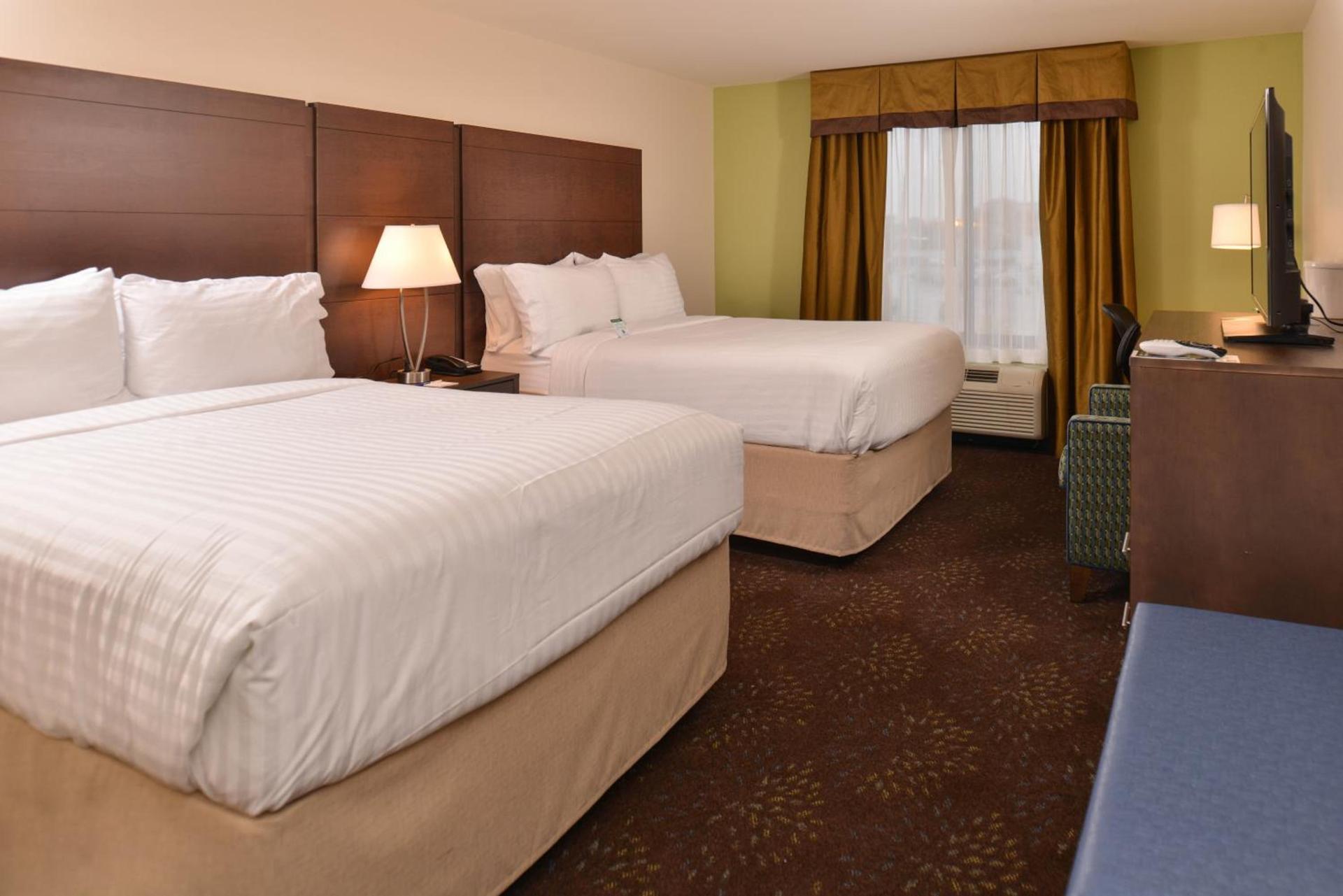 Holiday Inn Express & Suites Dearborn SW - Detroit Area by IHG photo 4