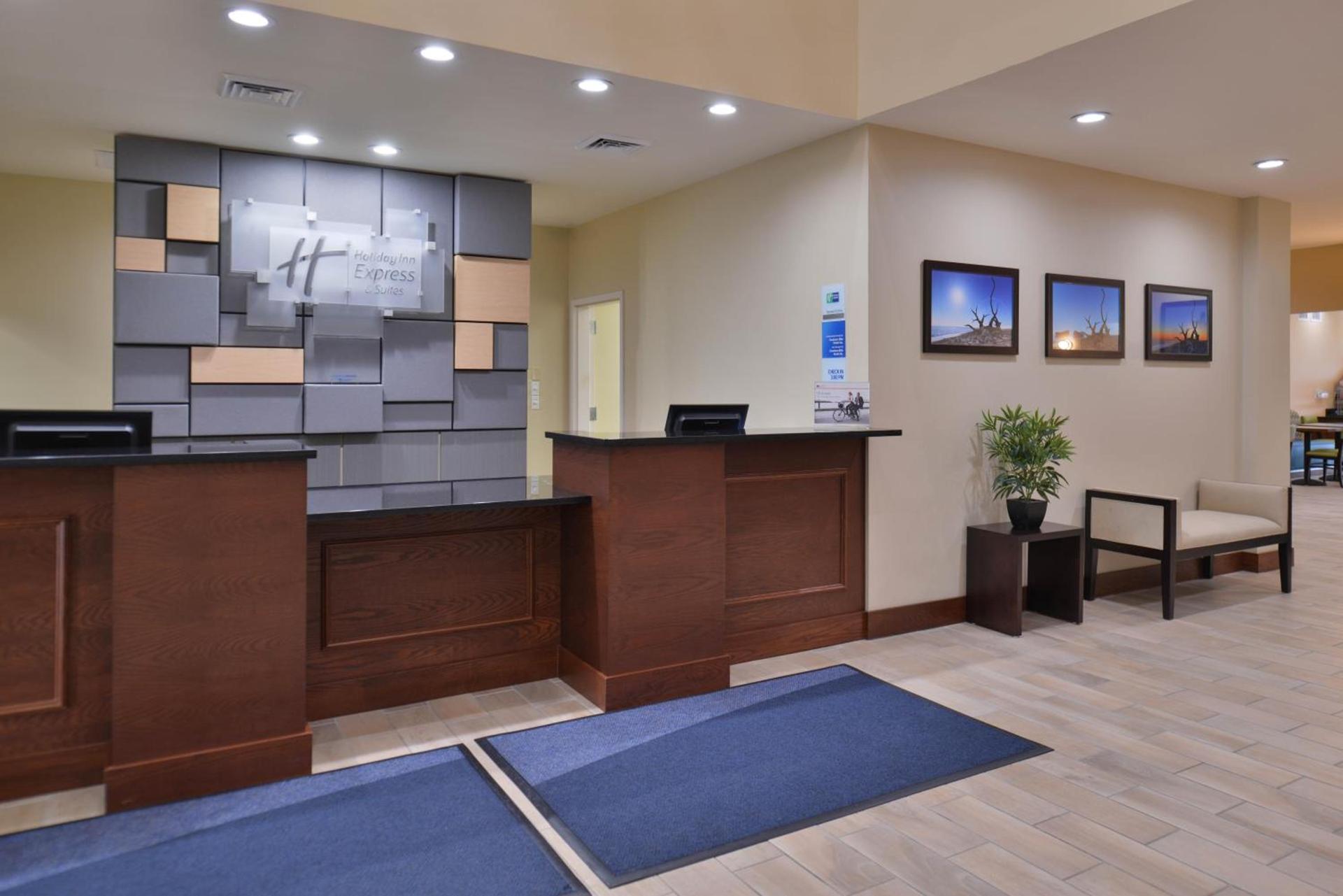 Holiday Inn Express & Suites Dearborn SW - Detroit Area by IHG photo 2