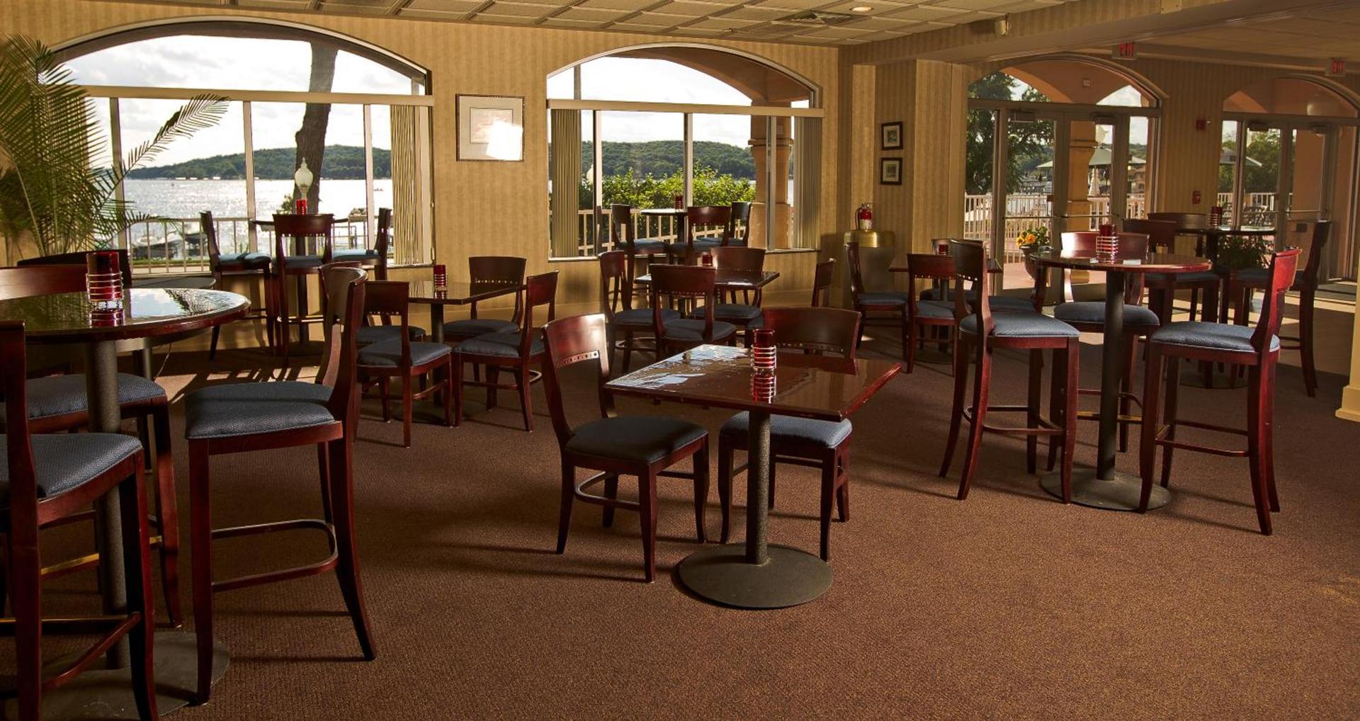Bella Vista Suites Lake Geneva photo 23