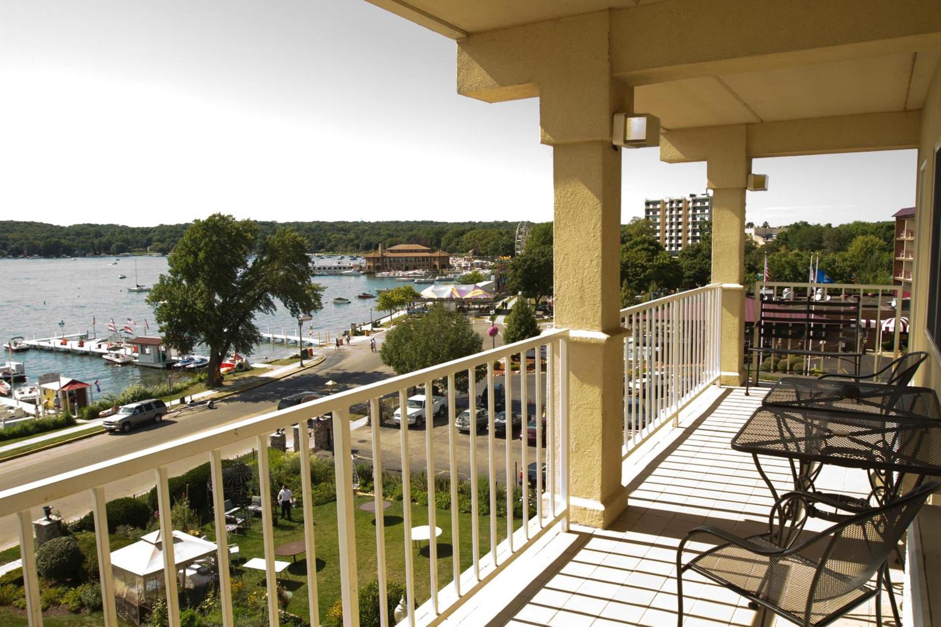 Bella Vista Suites Lake Geneva photo 8