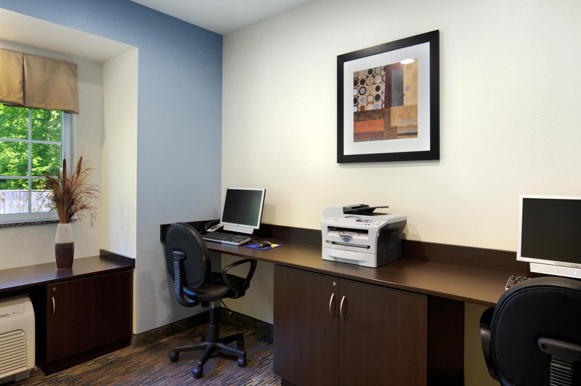 Microtel Inn & Suites Bath photo 23