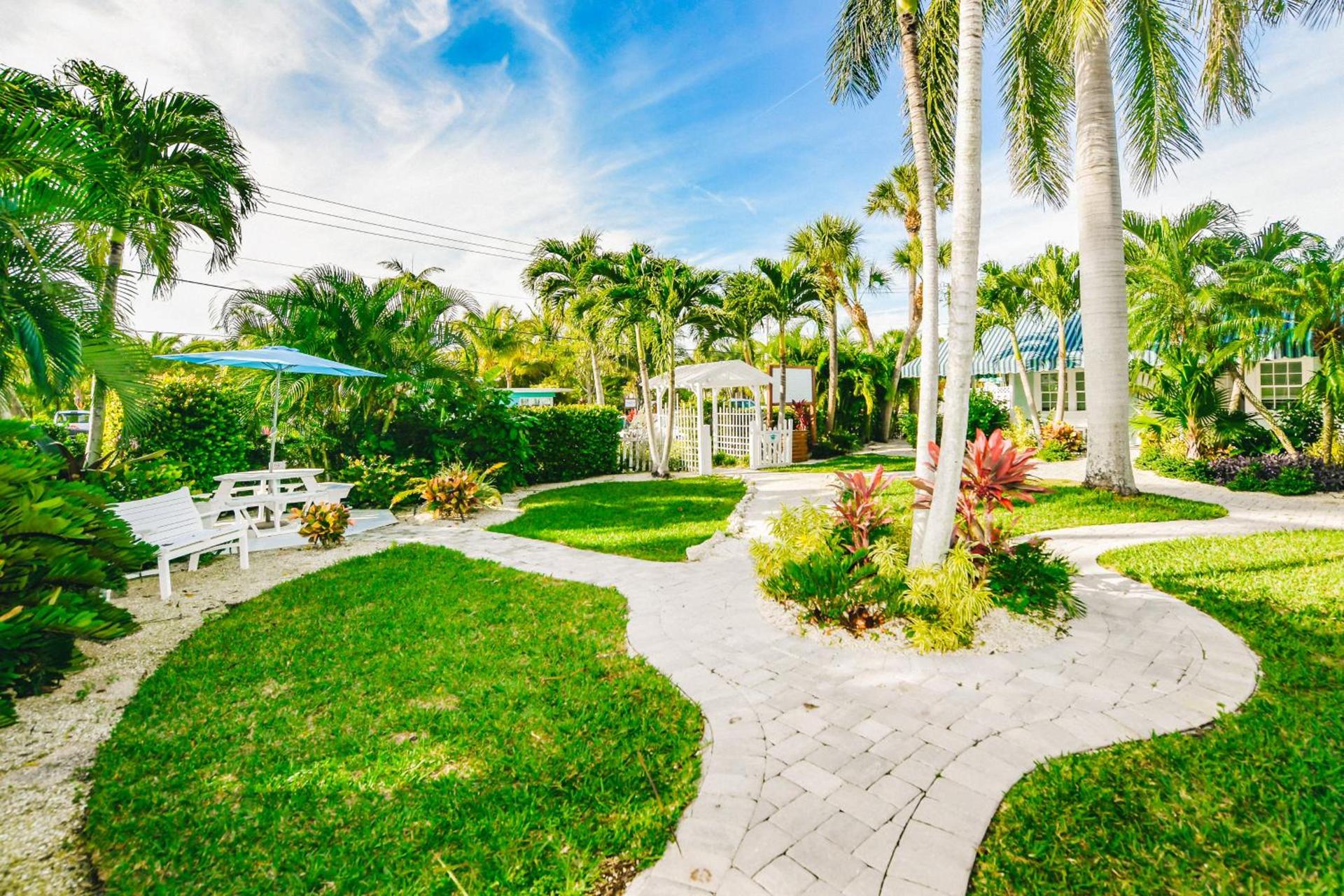 Tropical Breeze Resort photo 83
