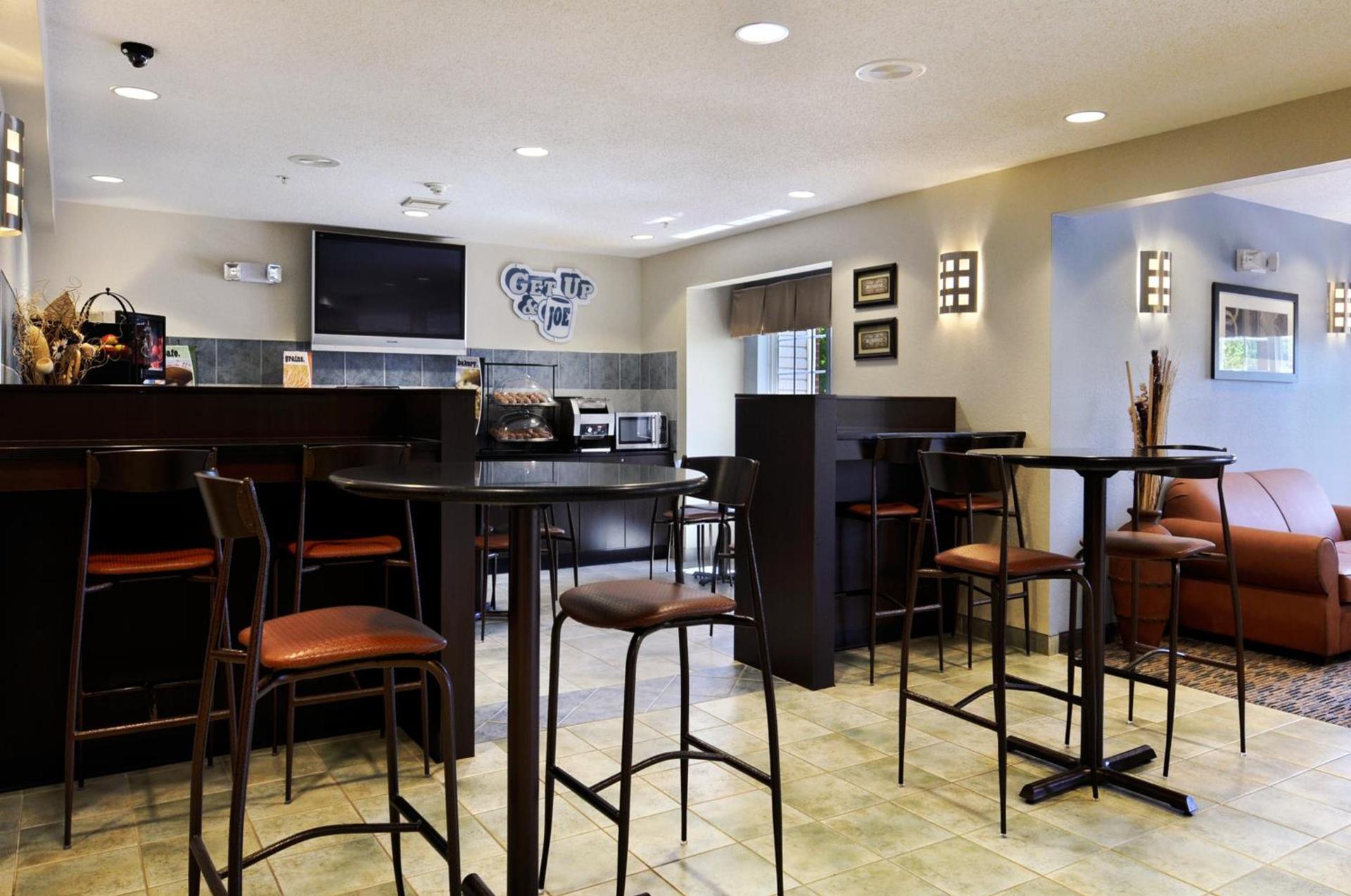 Microtel Inn & Suites Bath photo 20