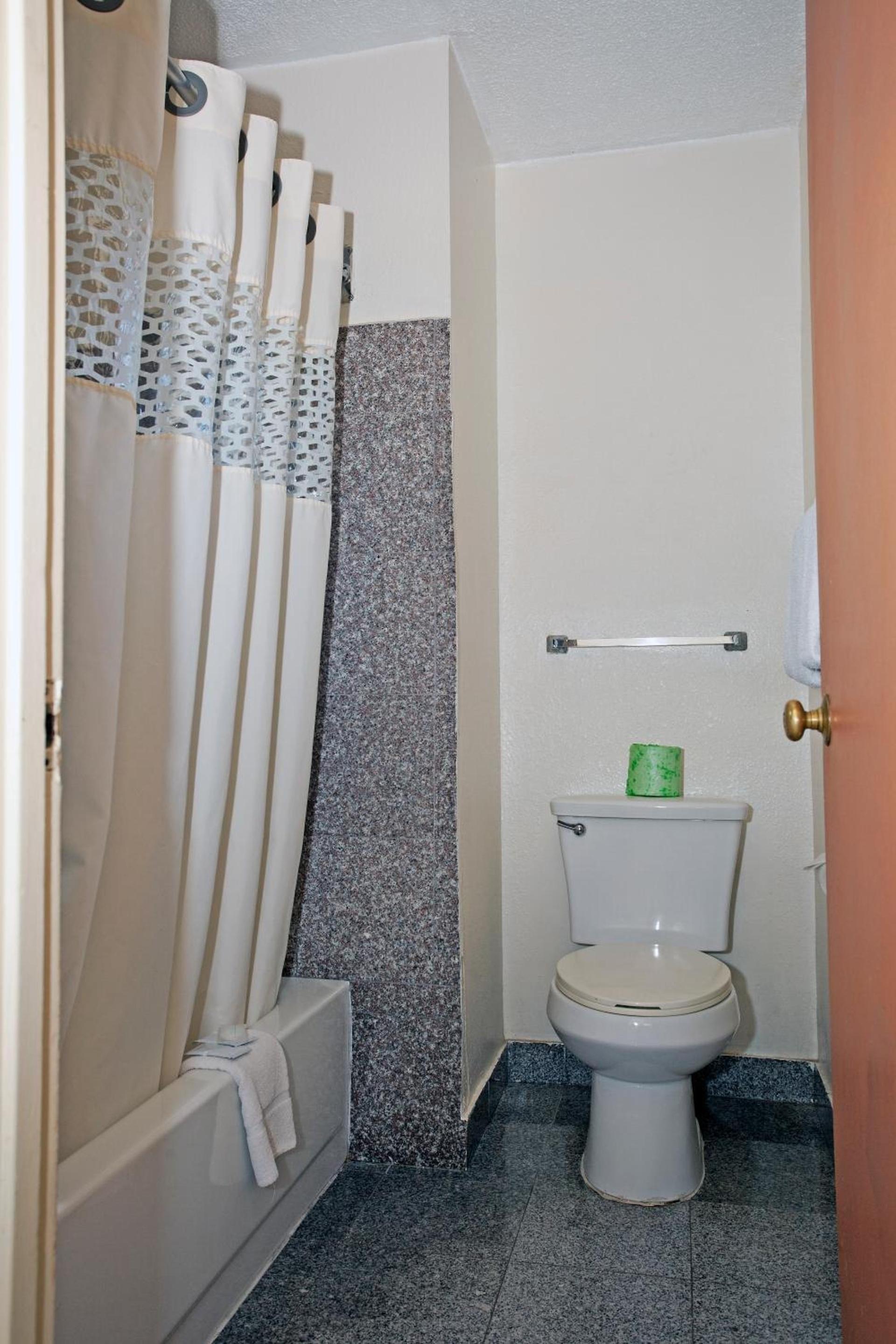 National 9 Motel photo 11