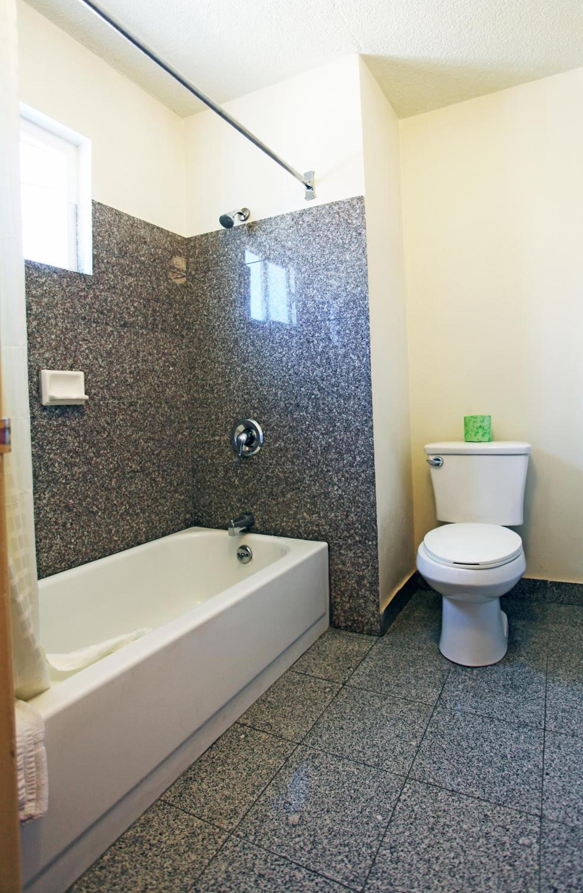 National 9 Motel photo 8