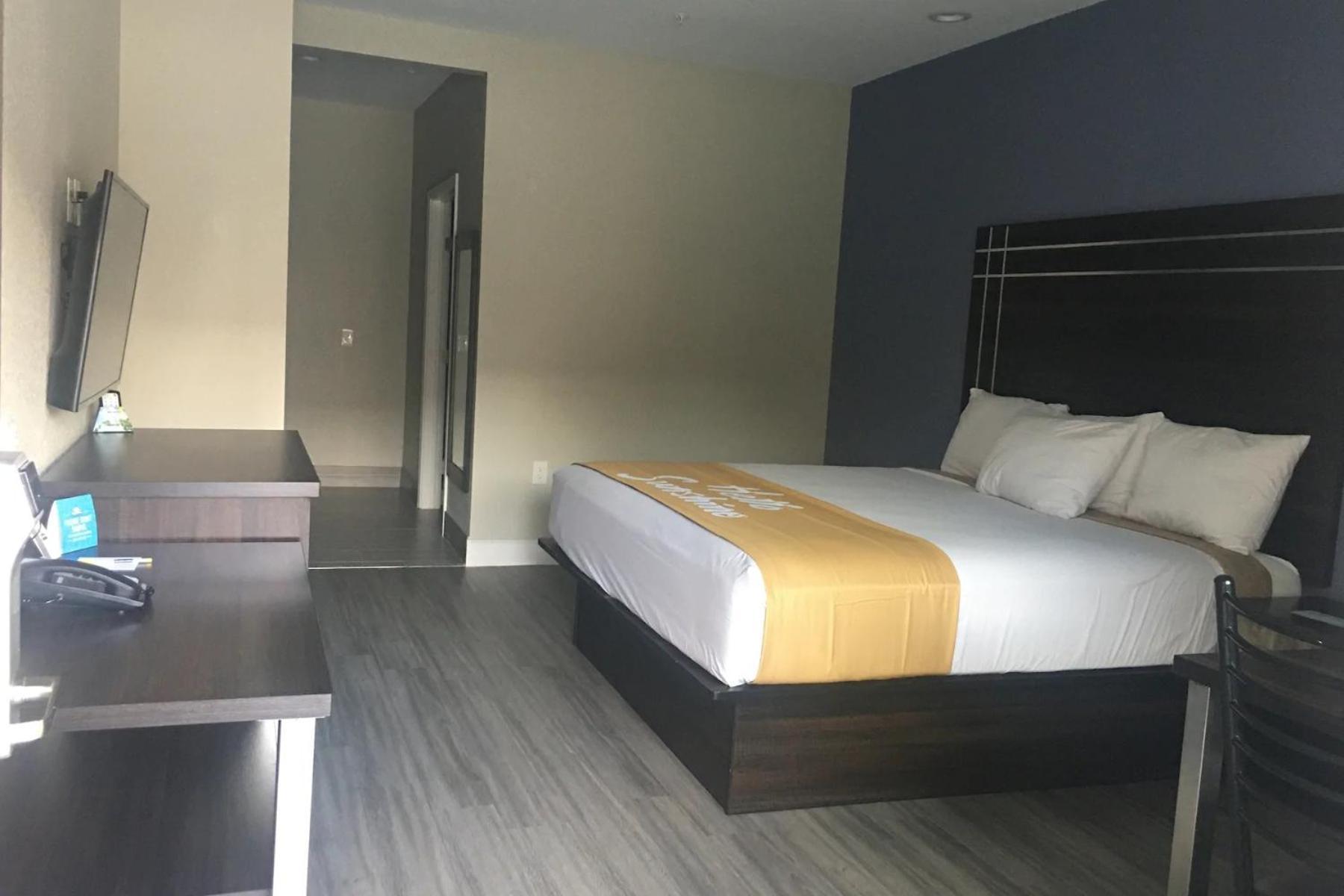 Days Inn & Suites by Wyndham La Porte photo 15