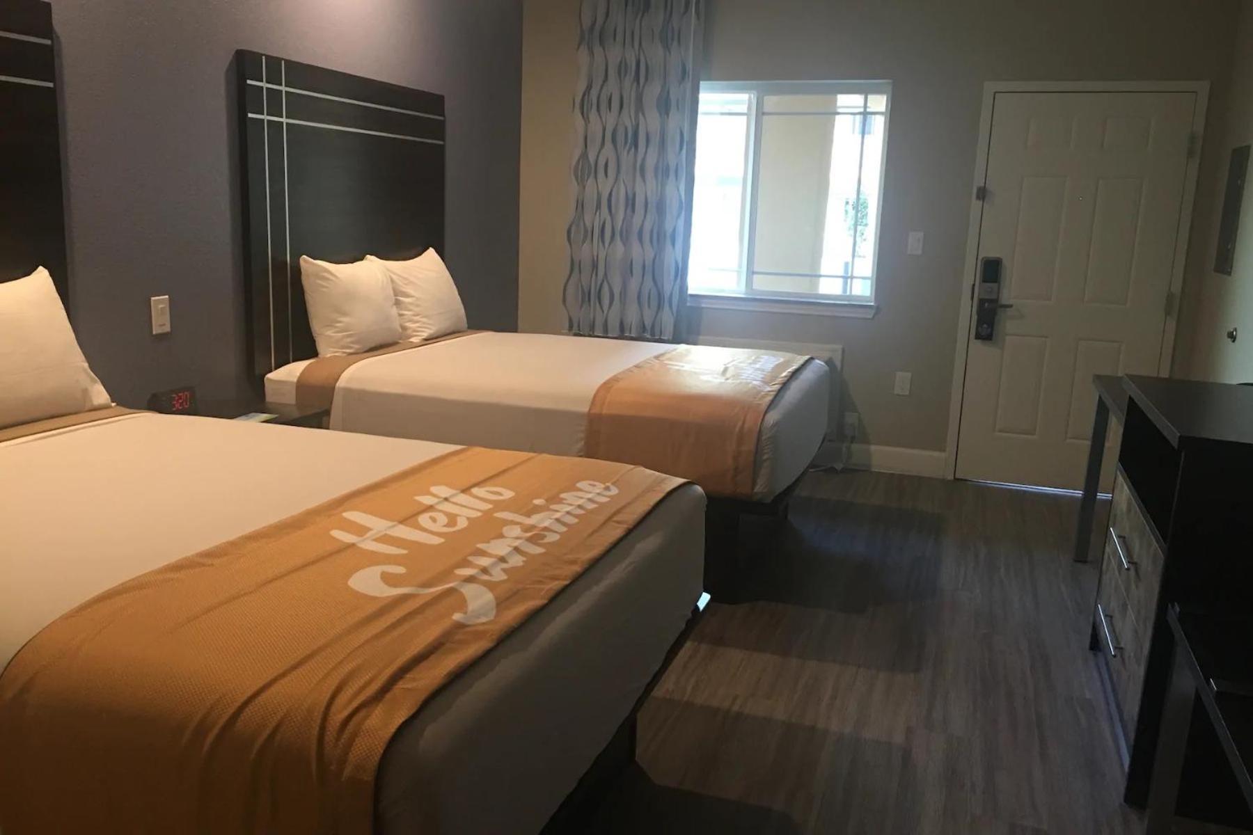 Days Inn & Suites by Wyndham La Porte photo 19