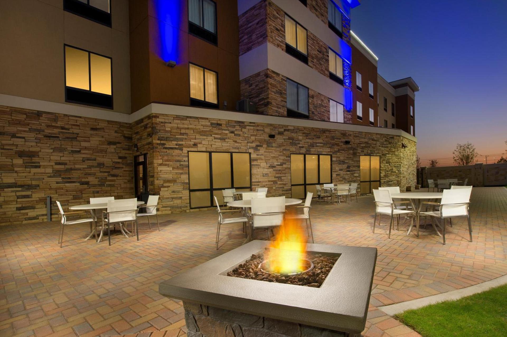 Holiday Inn Express Hotel & Suites Waco South by IHG photo 9