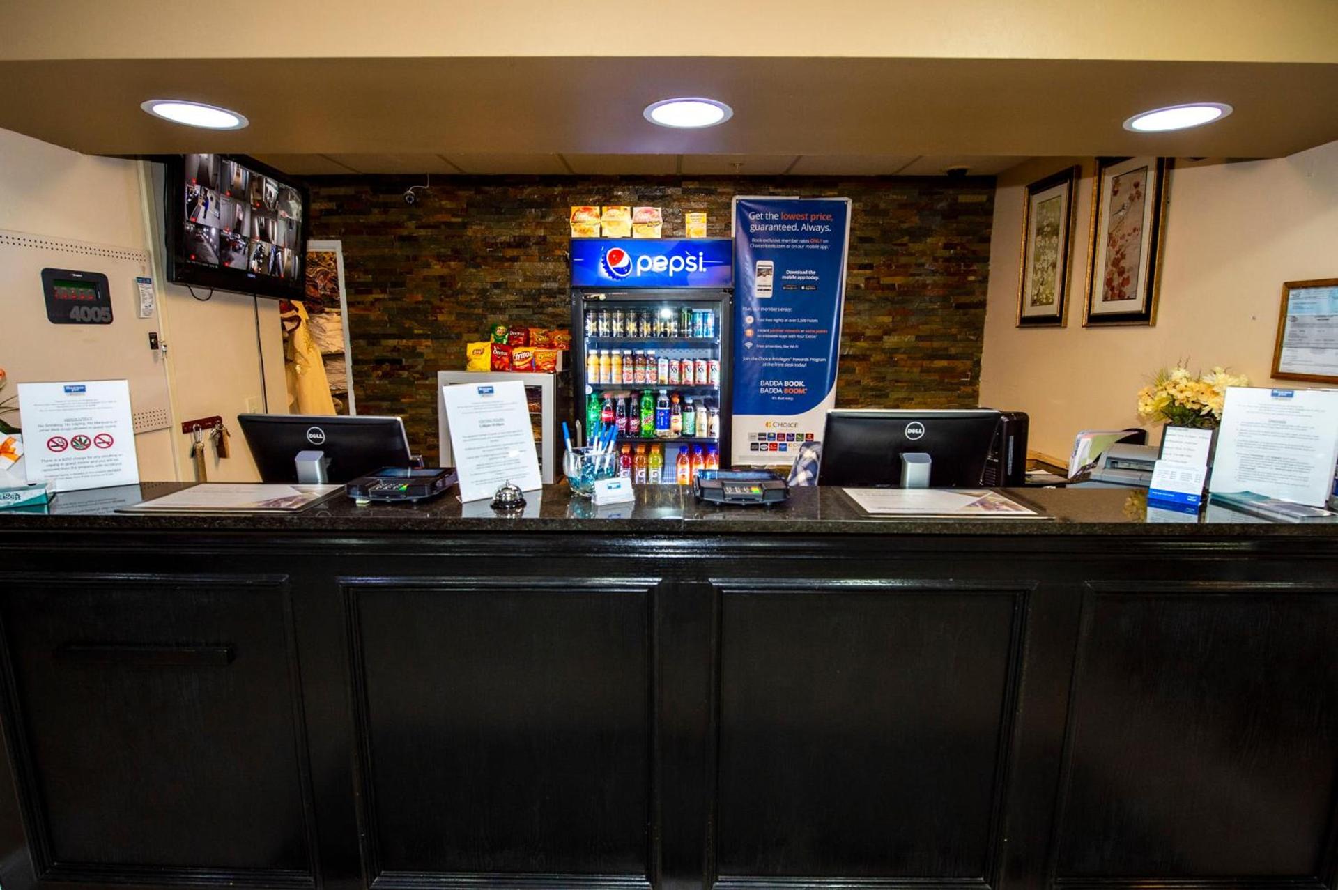 Rodeway Inn Central Colorado Springs photo 11