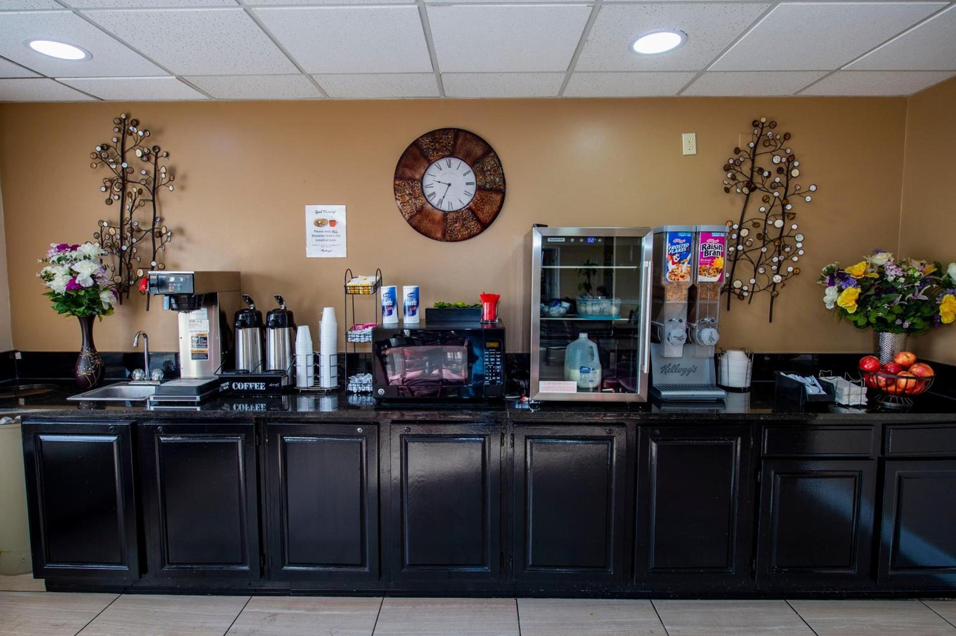 Rodeway Inn Central Colorado Springs photo 19