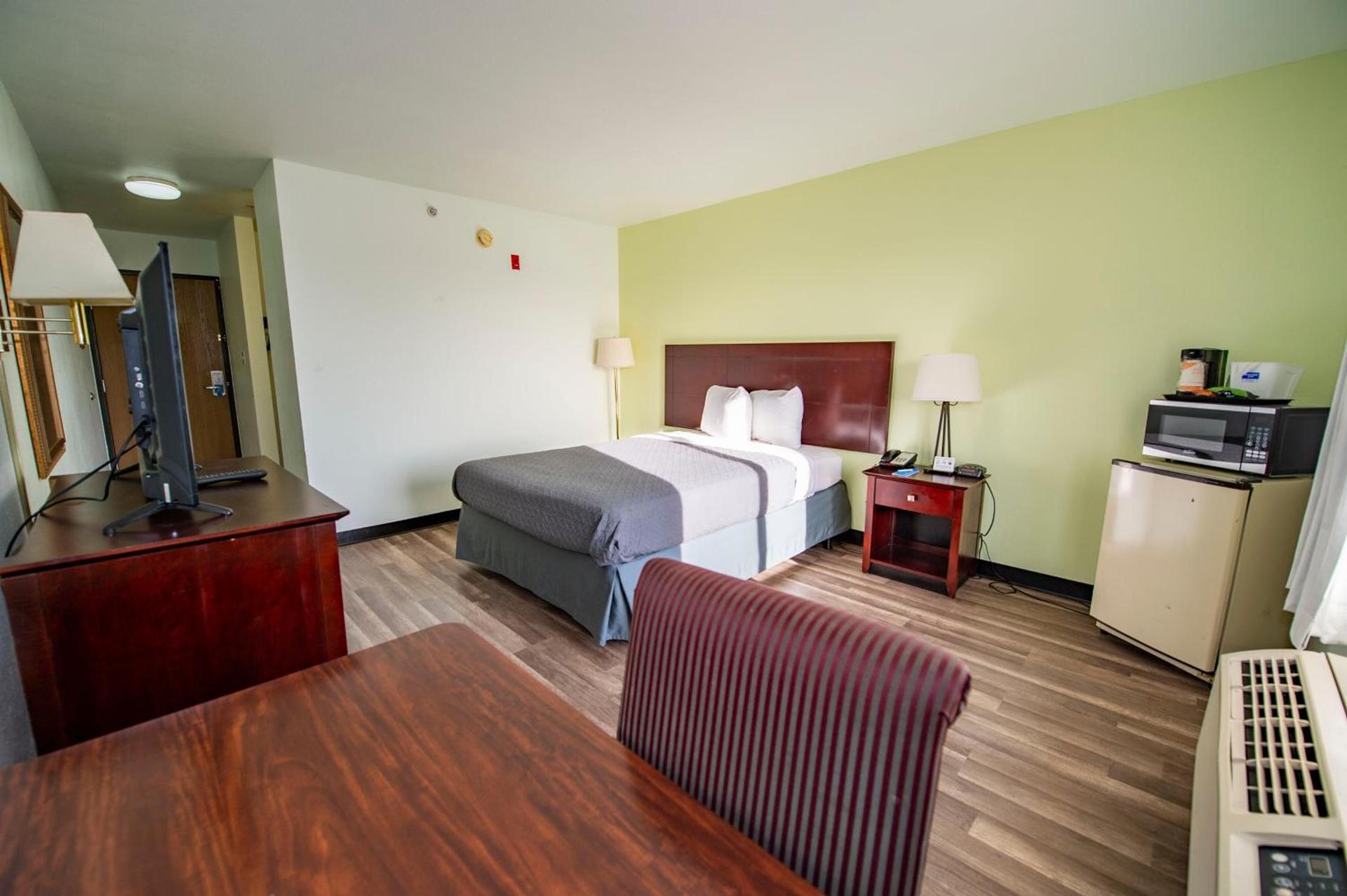 Rodeway Inn Central Colorado Springs photo 3