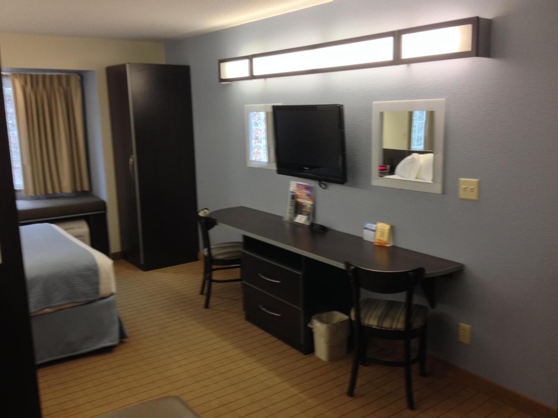 Microtel Inn & Suites Bath photo 29