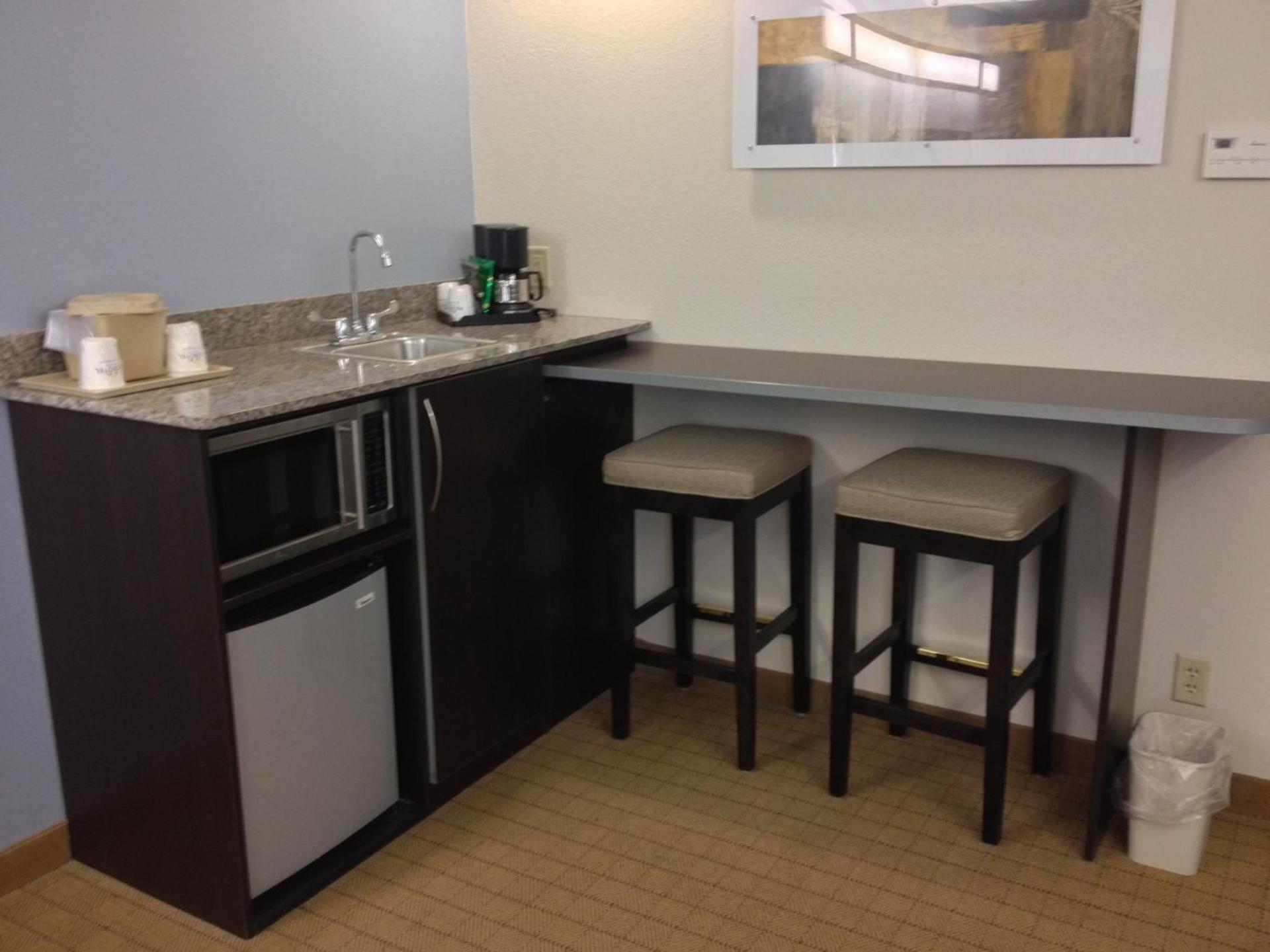 Microtel Inn & Suites Bath photo 31