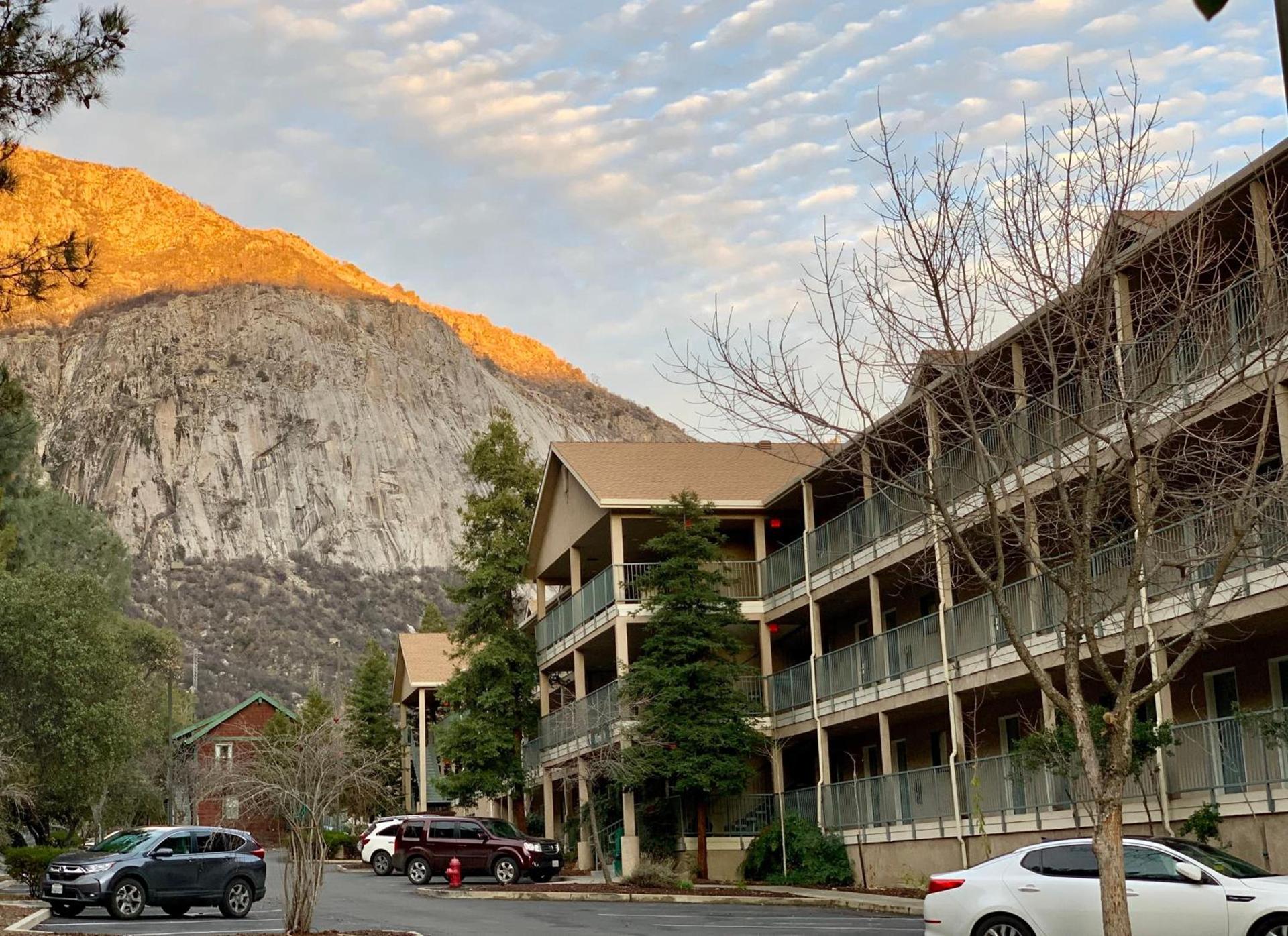 Yosemite View Lodge photo 35