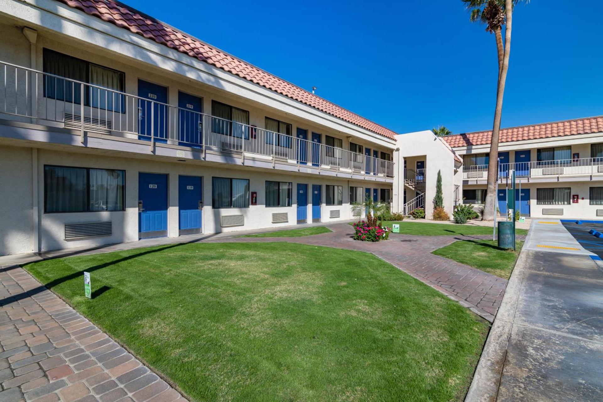 Rodeway Inn & Suites Rancho Mirage - Palm Desert Area photo 30