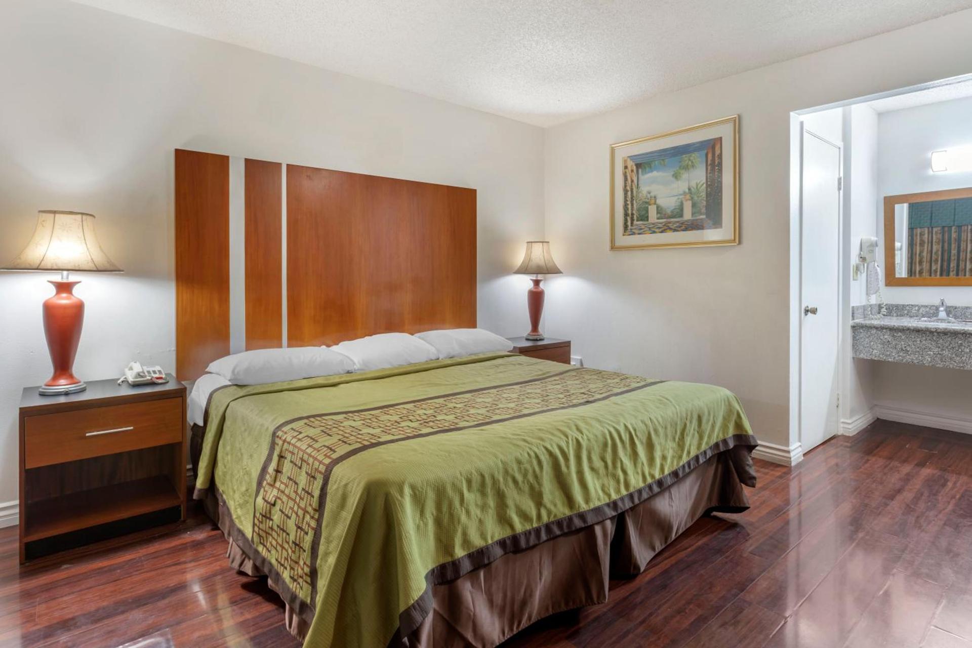 Riverside Inn & Suites photo 19