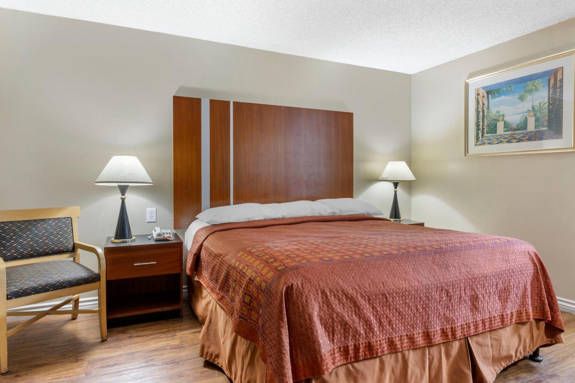 Riverside Inn & Suites photo 30