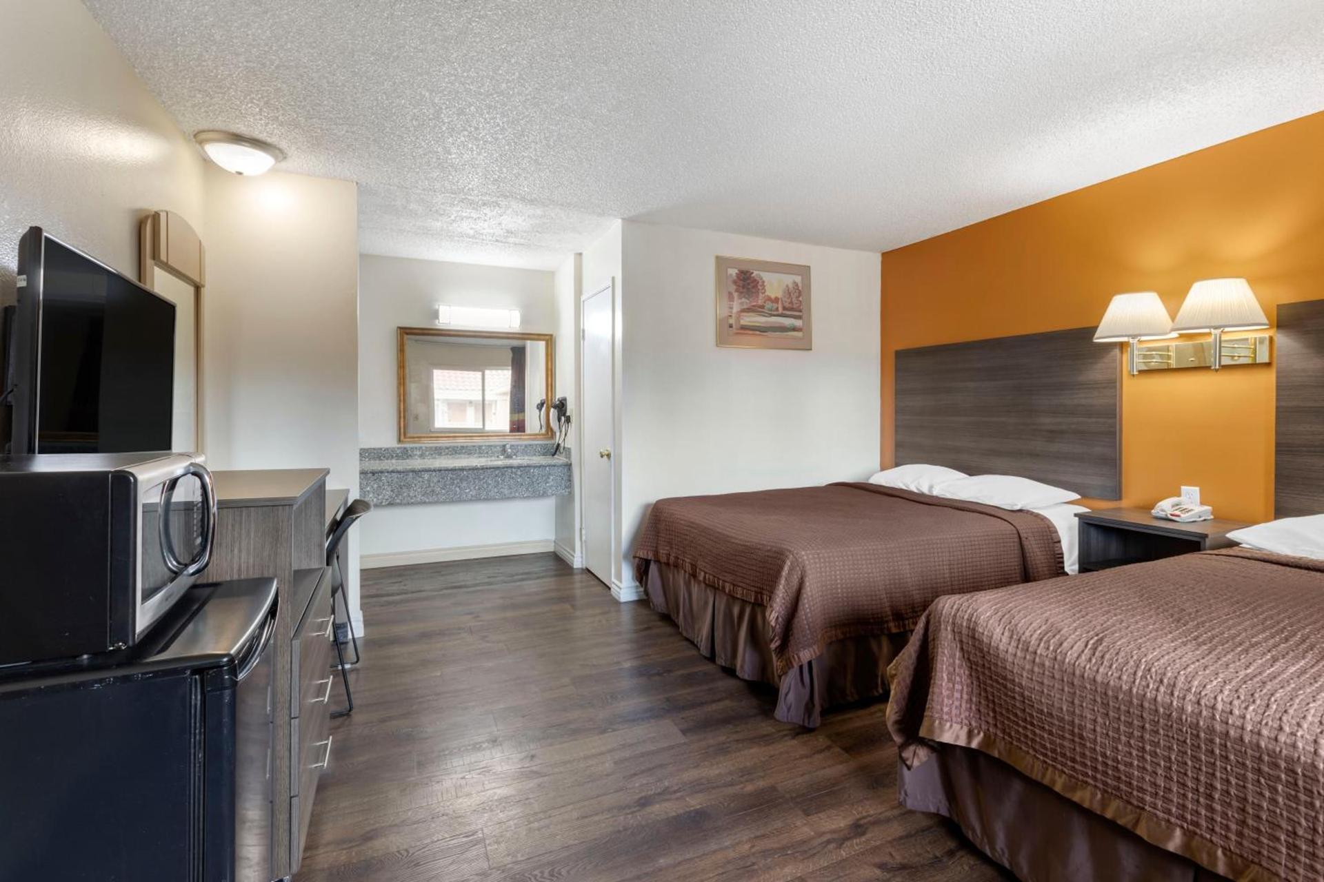 Riverside Inn & Suites photo 27
