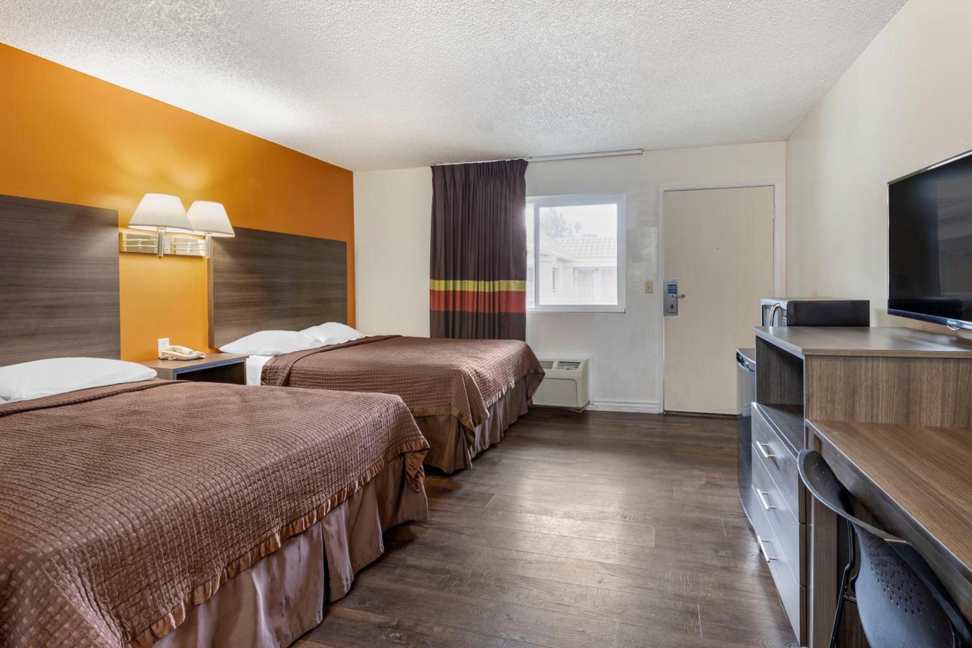 Riverside Inn & Suites photo 25