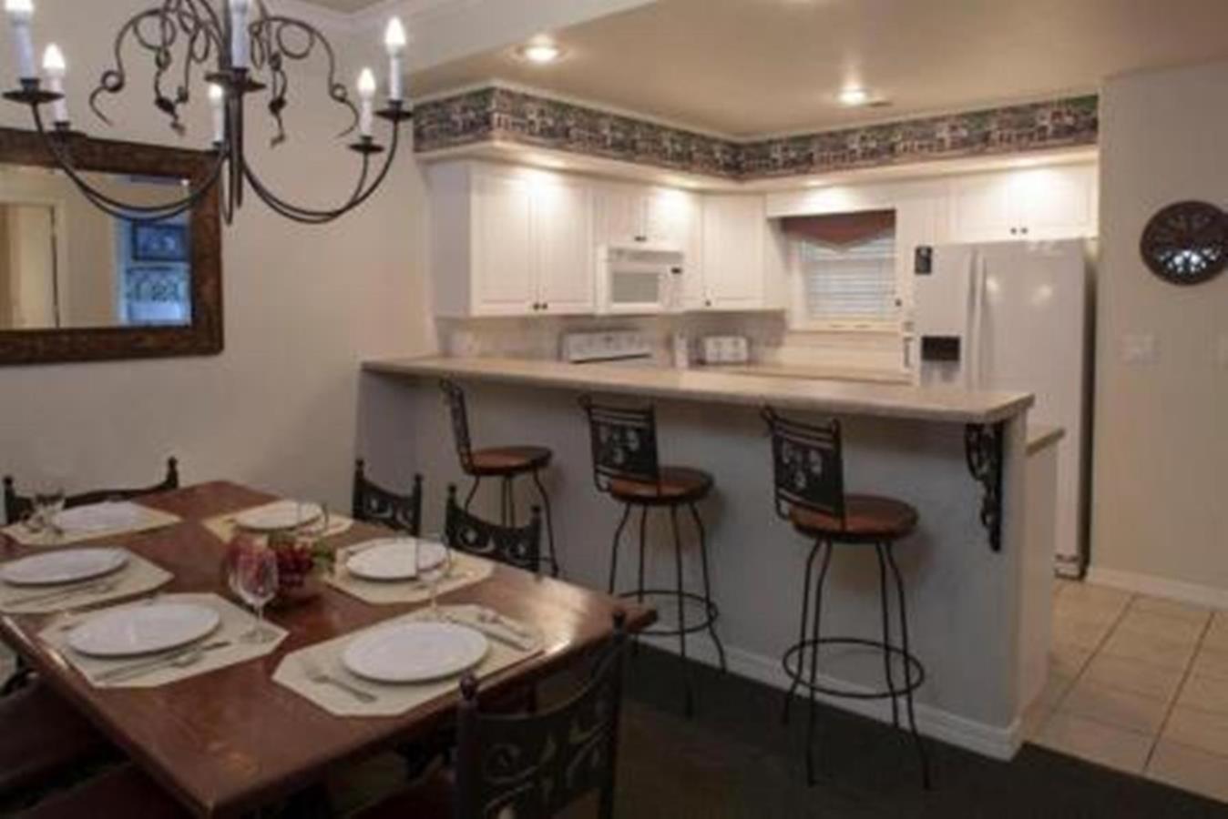 French Quarter Resort by CoolVacay photo 44