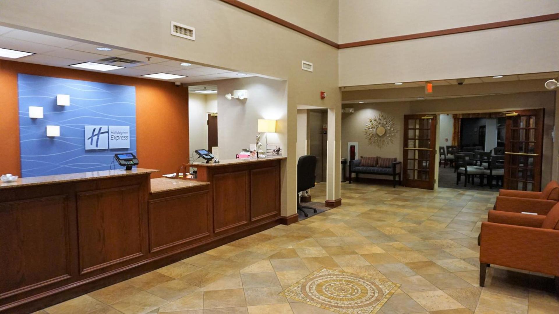 Holiday Inn Express & Suites Gibson by IHG photo 5