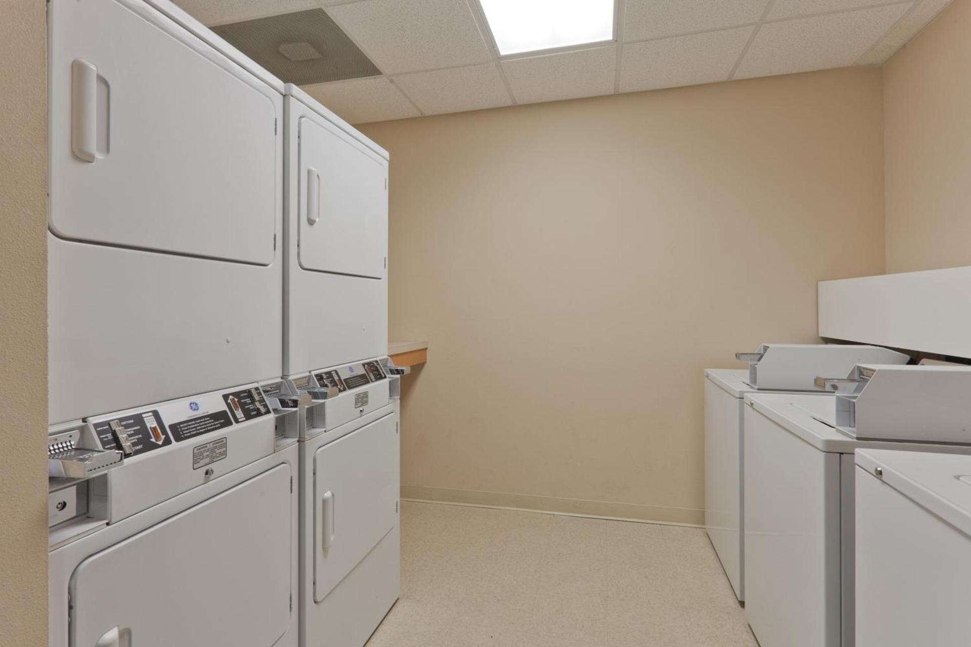 Candlewood Suites Pearl by IHG photo 9