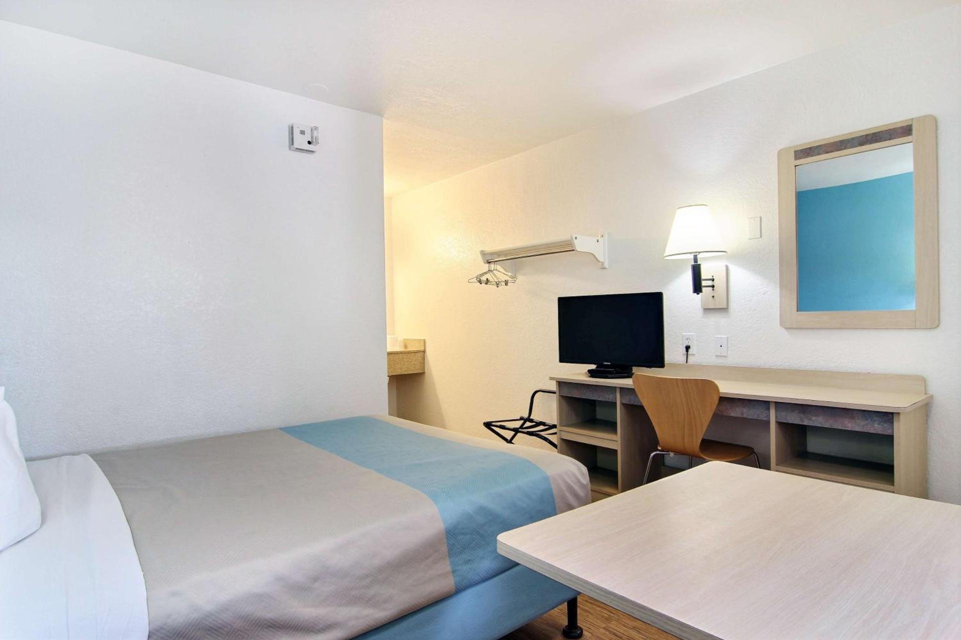 Motel 6-Lubbock, TX photo 17