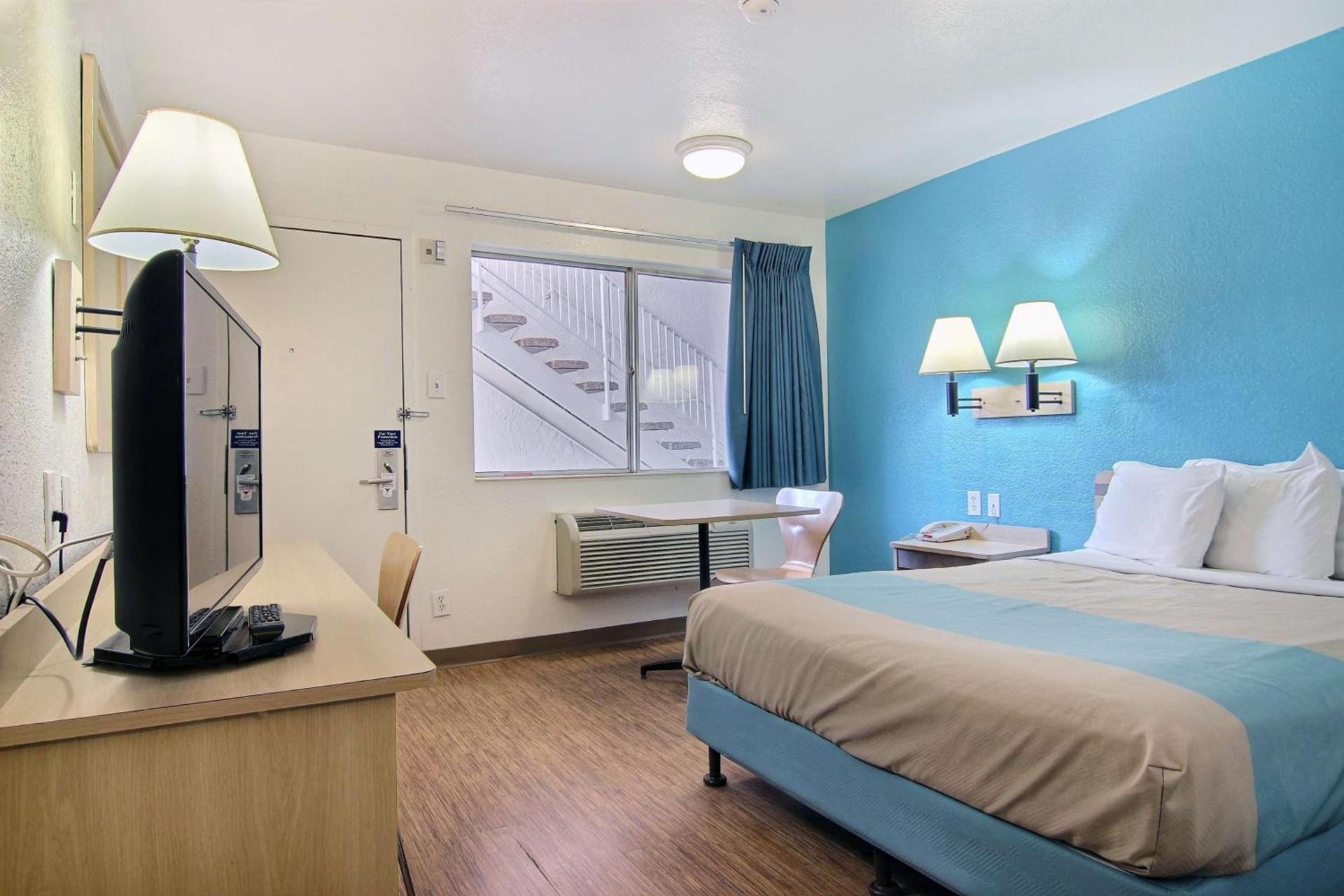 Motel 6-Lubbock, TX photo 13