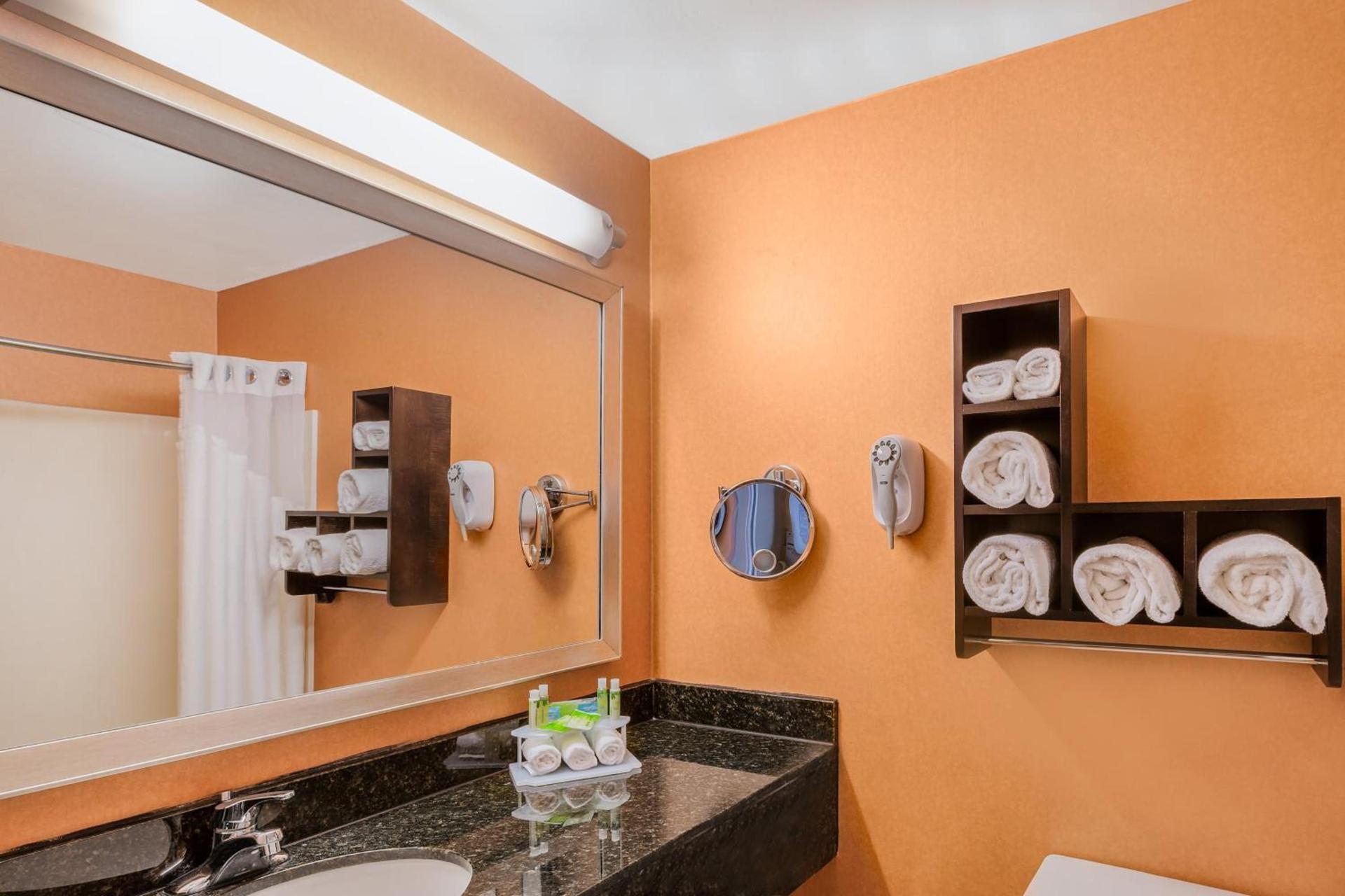 Holiday Inn Express Hotel & Suites San Jose-Morgan Hill by IHG photo 30